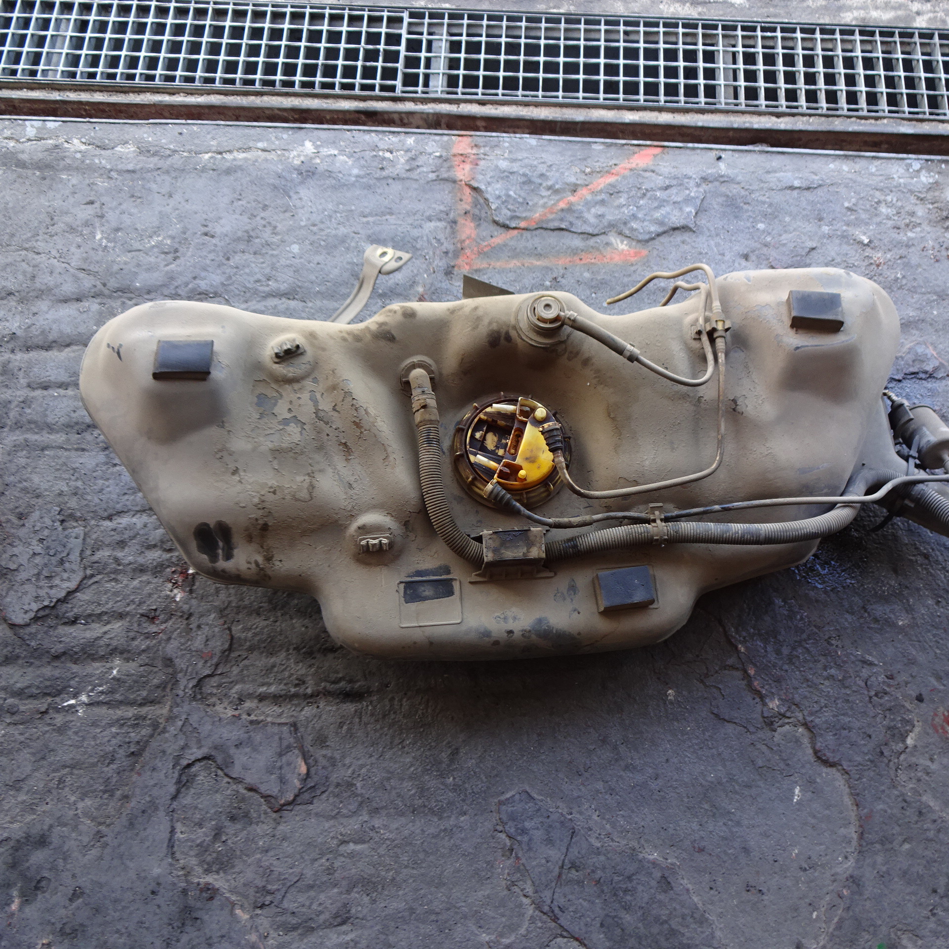 Ρεζερβουάρ Βενζίνης Lancia Ypsilon ’98 Σούπερ Προσφορά Μήνα