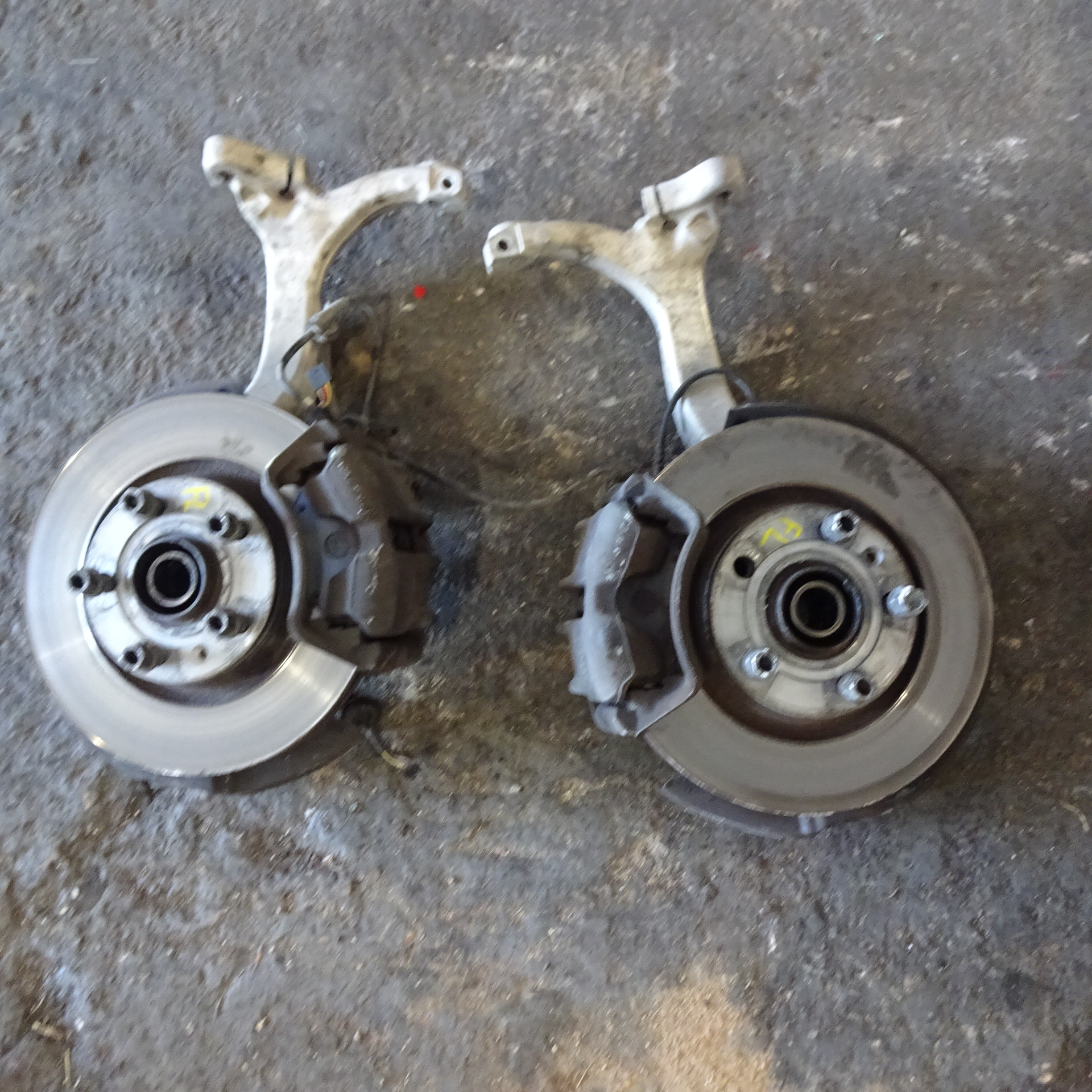 Ακραξόνια Εμπρός-Πίσω Audi A4 ’01 Προσφορά.