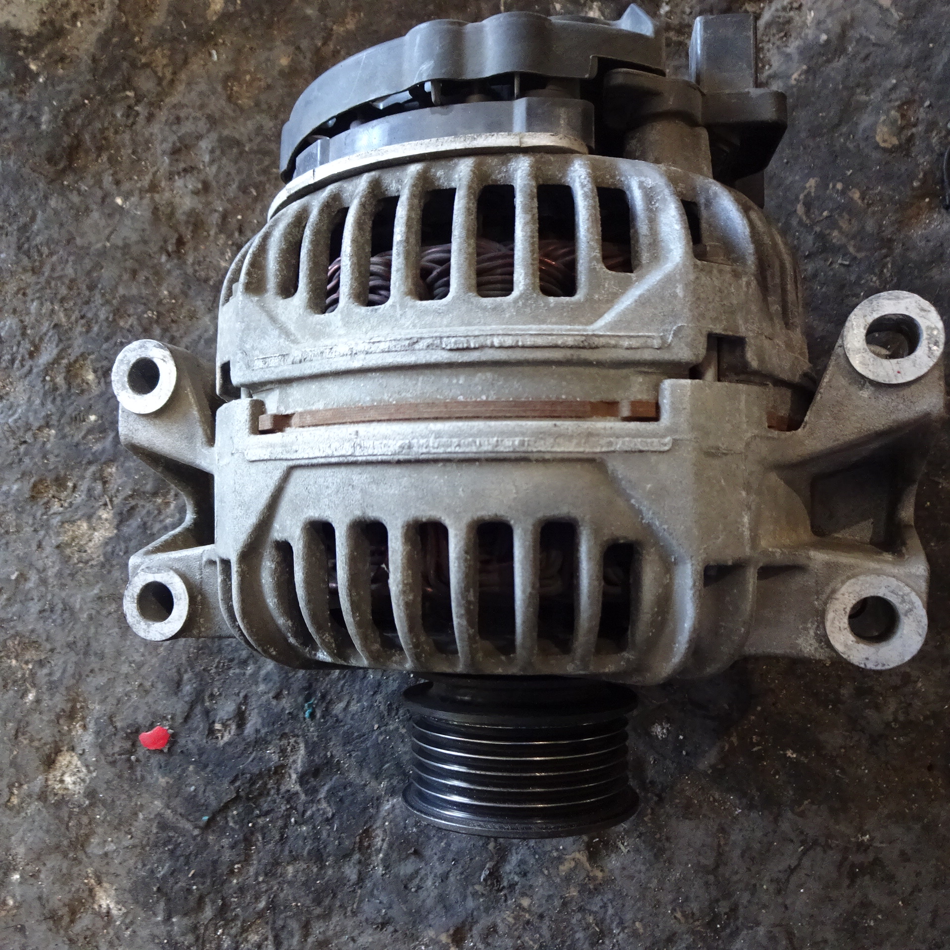 Δυναμό ( 06B903016AB ) Audi A4 ’01 Προσφορά.