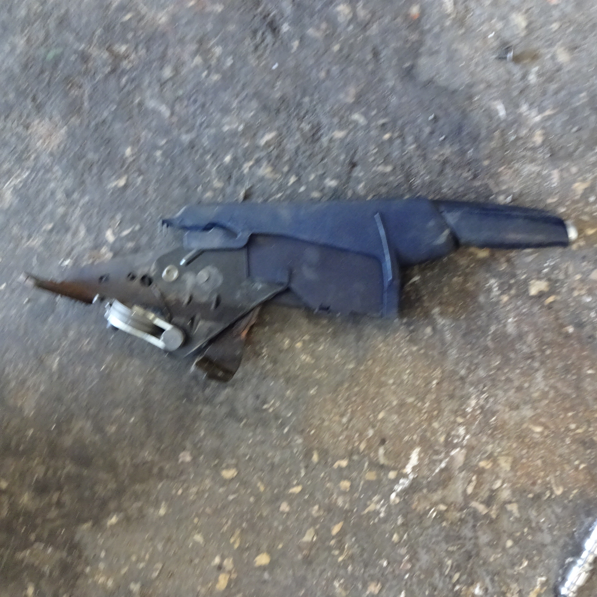 Χειρόφρενο Audi A4 ’01 Προσφορά.