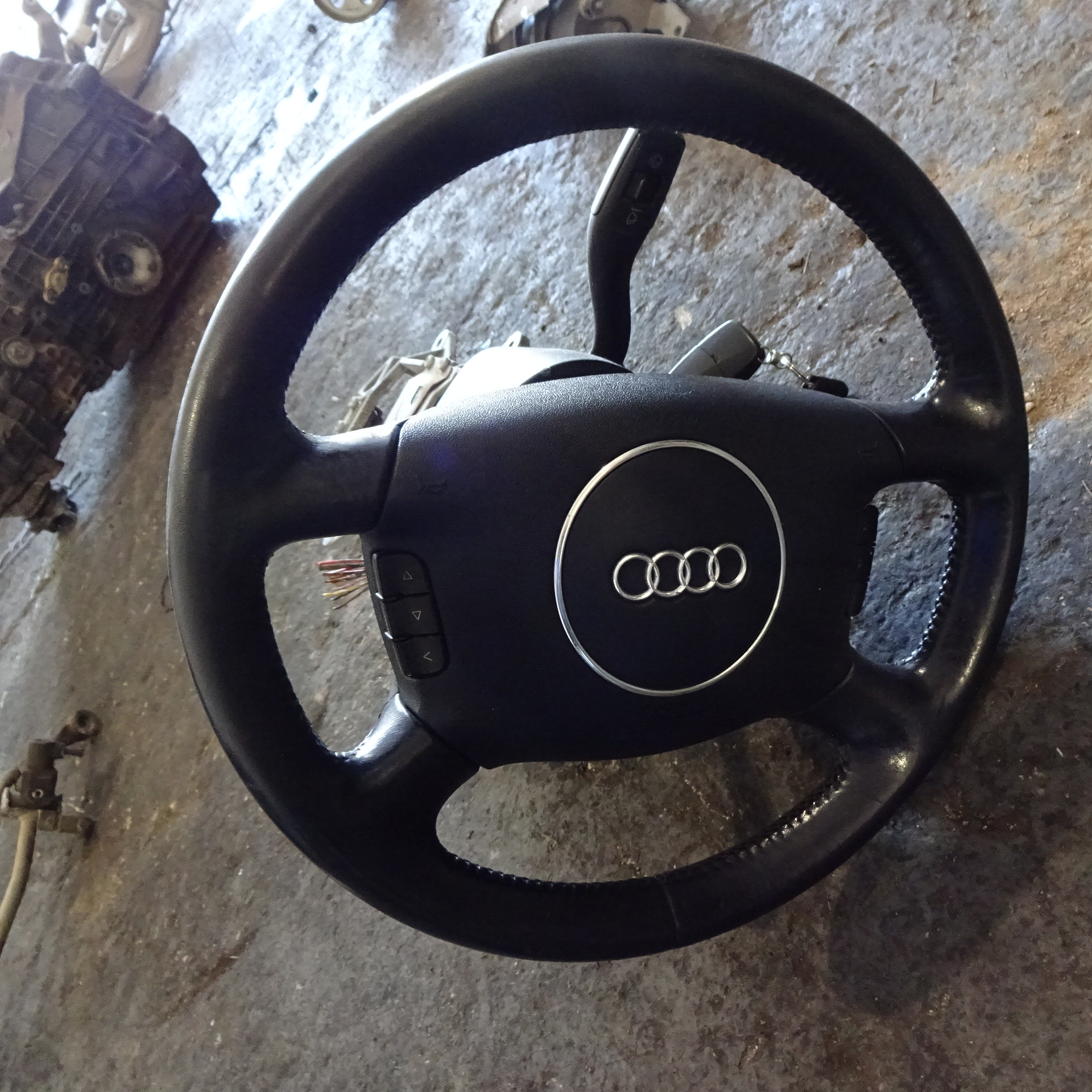 Τιμόνι (Βολάν) Audi A4 ’01 Προσφορά.