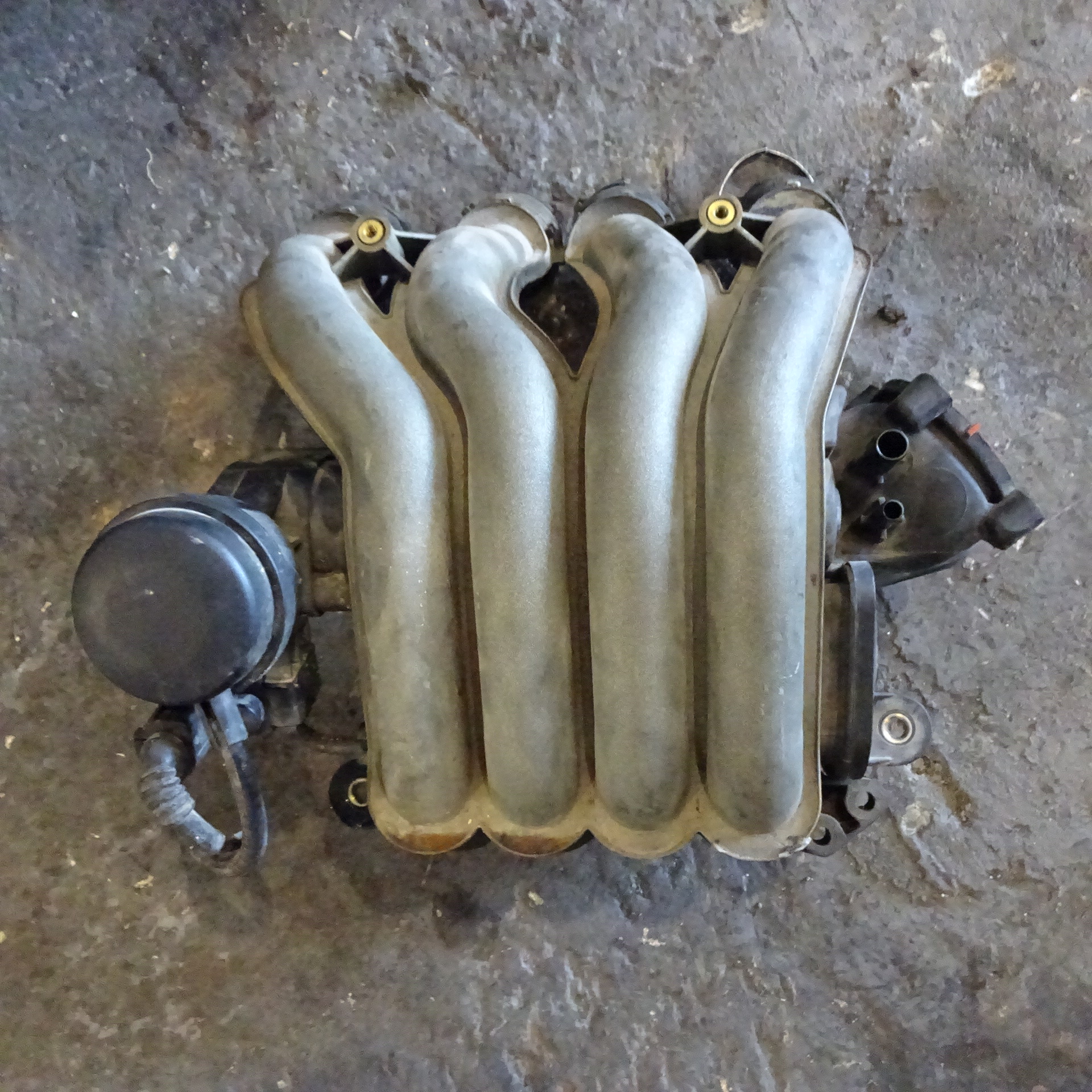 Πολλαπλή Εισαγωγής Audi A4 ’01 Προσφορά.