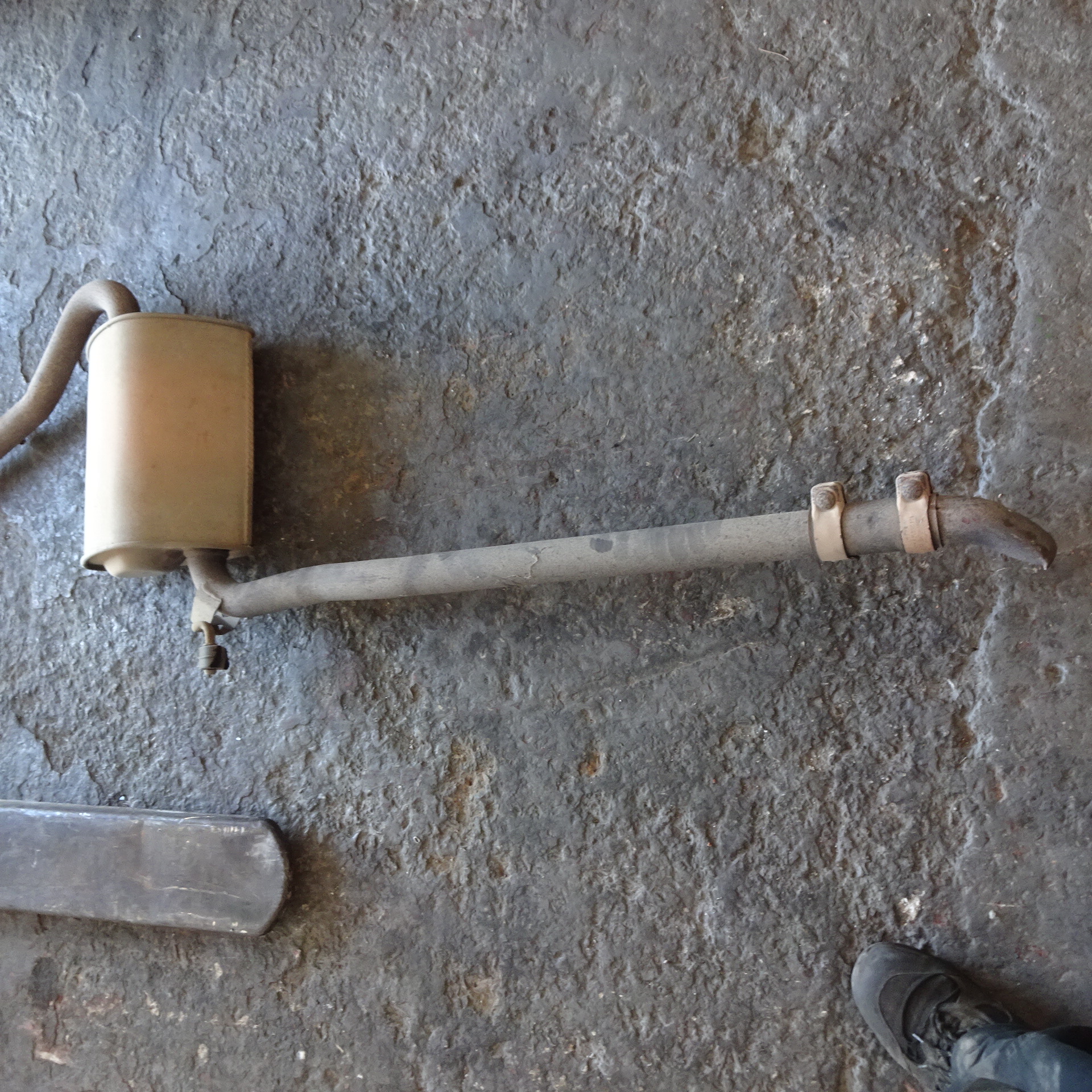 Μεσαίο Καζανάκι Εξάτμισης Audi A4 ’01 Προσφορά.