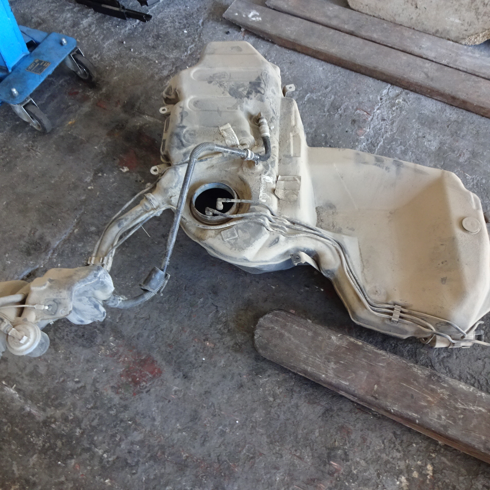 Ρεζερβουάρ Βενζίνης Audi A4 ’01 Προσφορά.