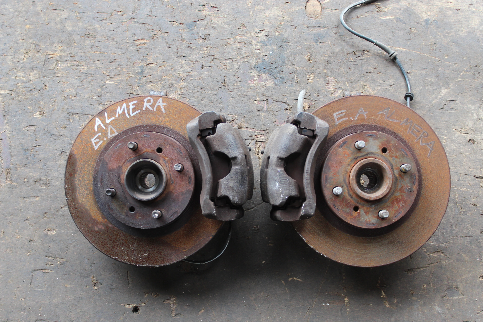 Ακραξόνιο Nissan Almera N16 ’02 Προσφορά .
