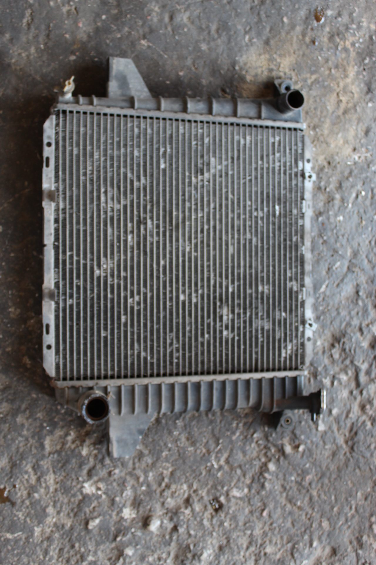 Ψυγείο Νερού Ford Ranger ’96 Προσφορά.