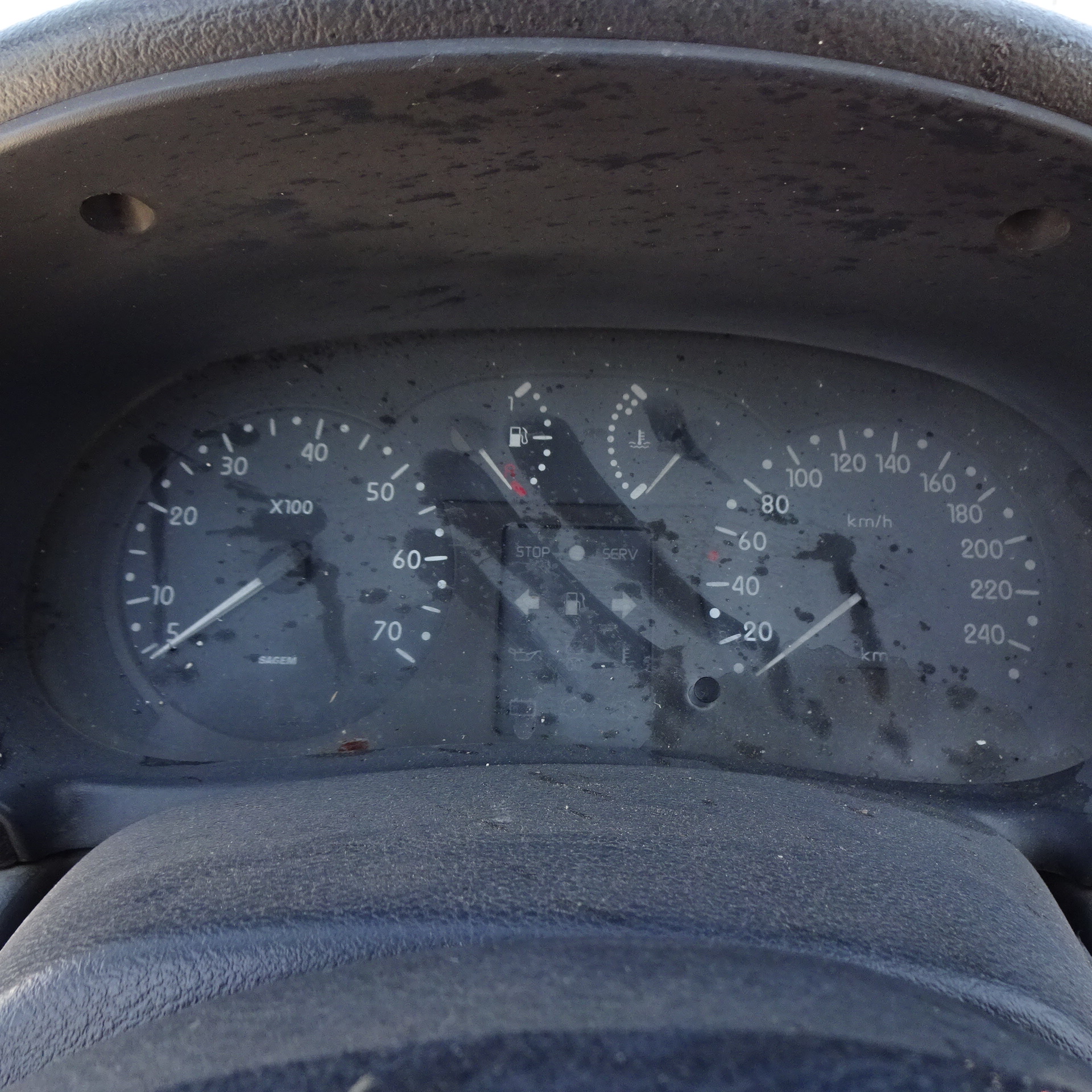 Κοντέρ Renault Clio ’00 Προσφορά.