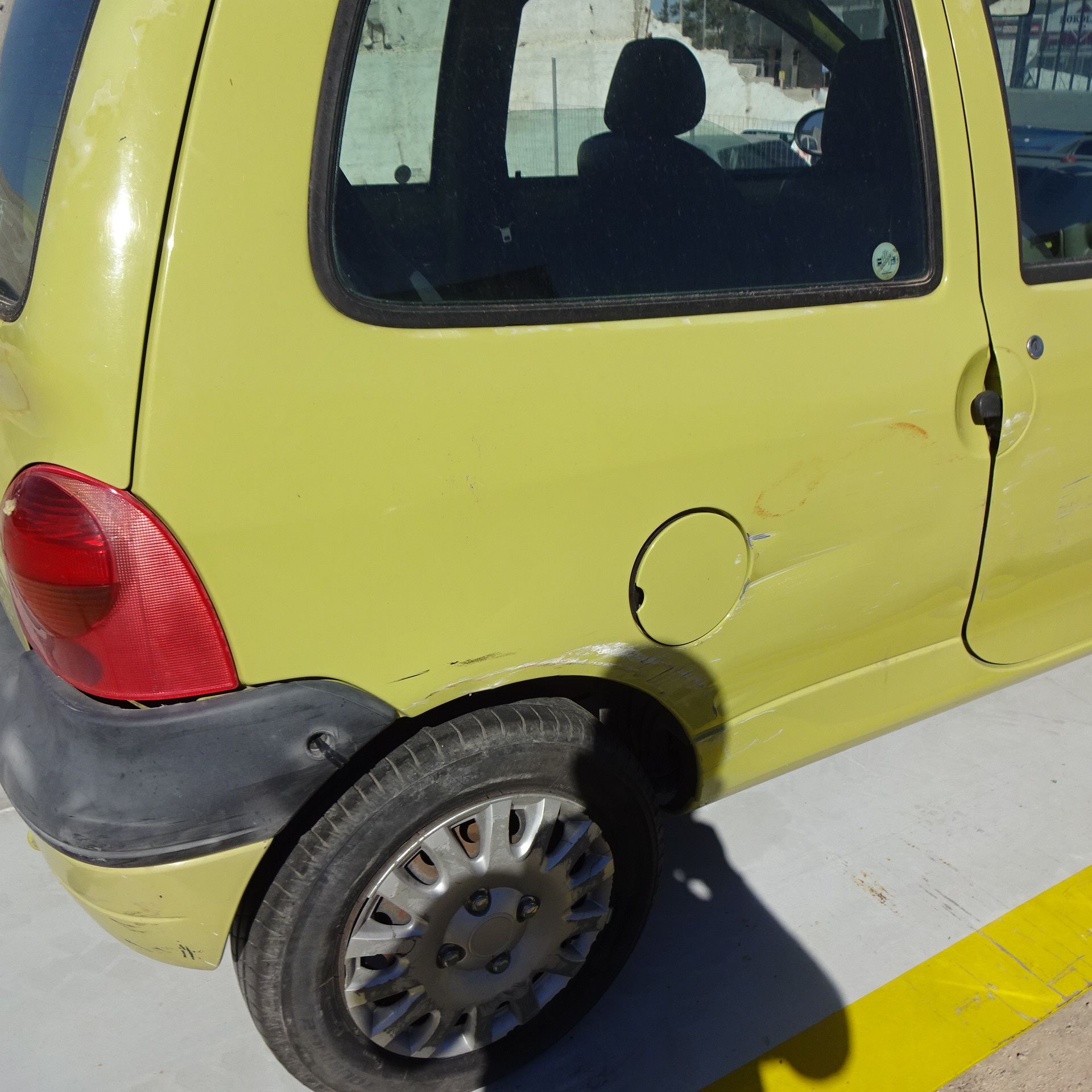 Φτερά Πίσω Renault Twingo ’98 Προσφορά.