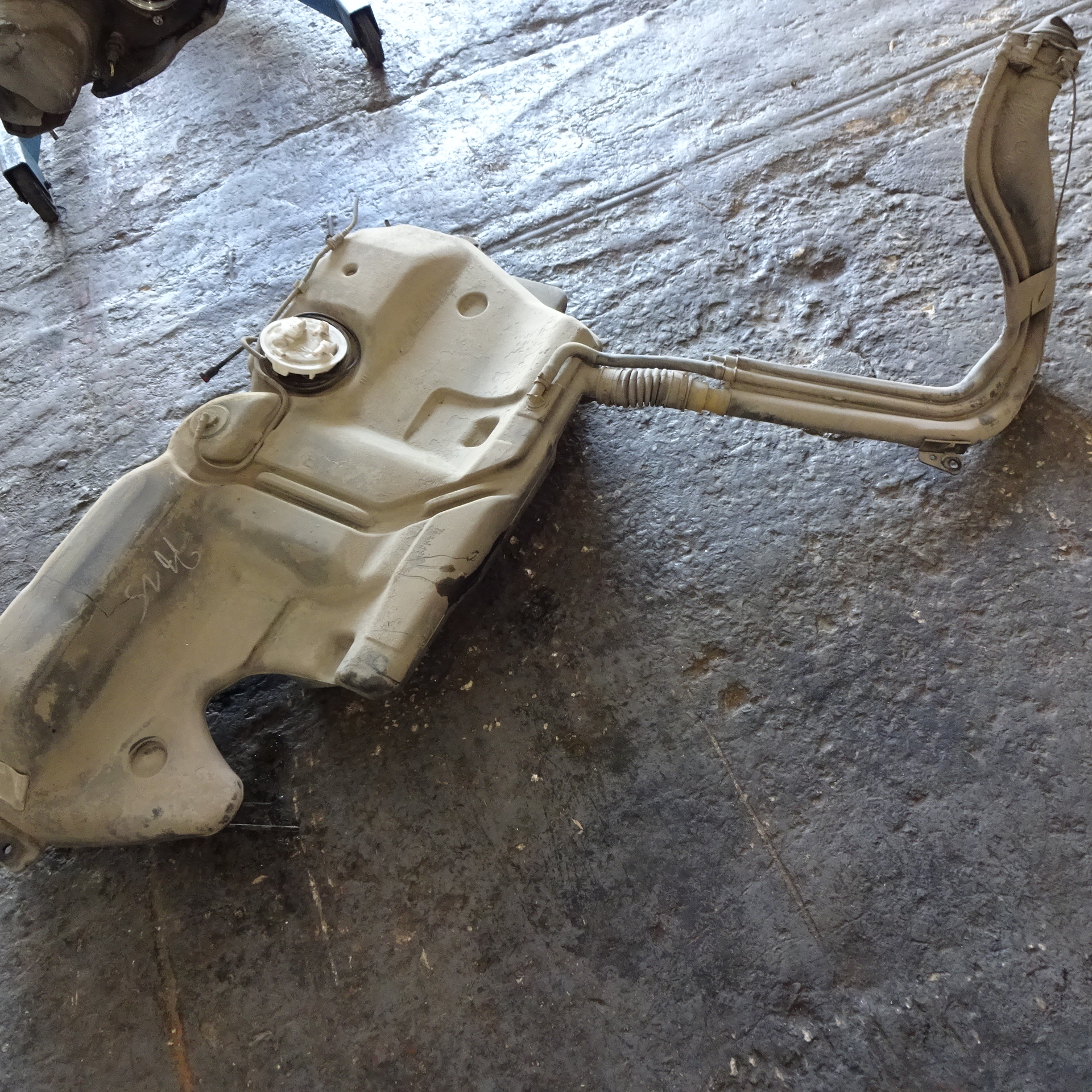 Ρεζερβουάρ Renault Megane ’98 Cabrio Σούπερ Προσφορά Μήνα