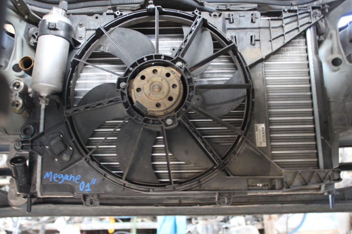 Ψυγεία Renault Megane ’99 Προσφορά.