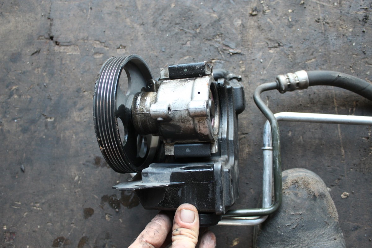 Αντλία Υδραυλικού Τιμονιού Peugeot 206 ’02 Προσφορά.