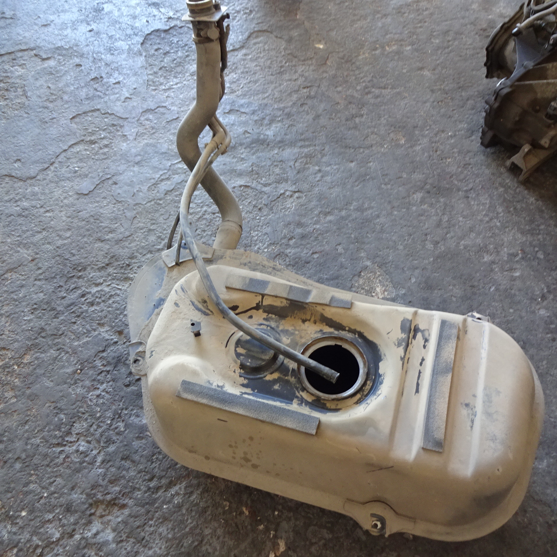 Ρεζερβουάρ Renault 19 ’91 Προσφορά.