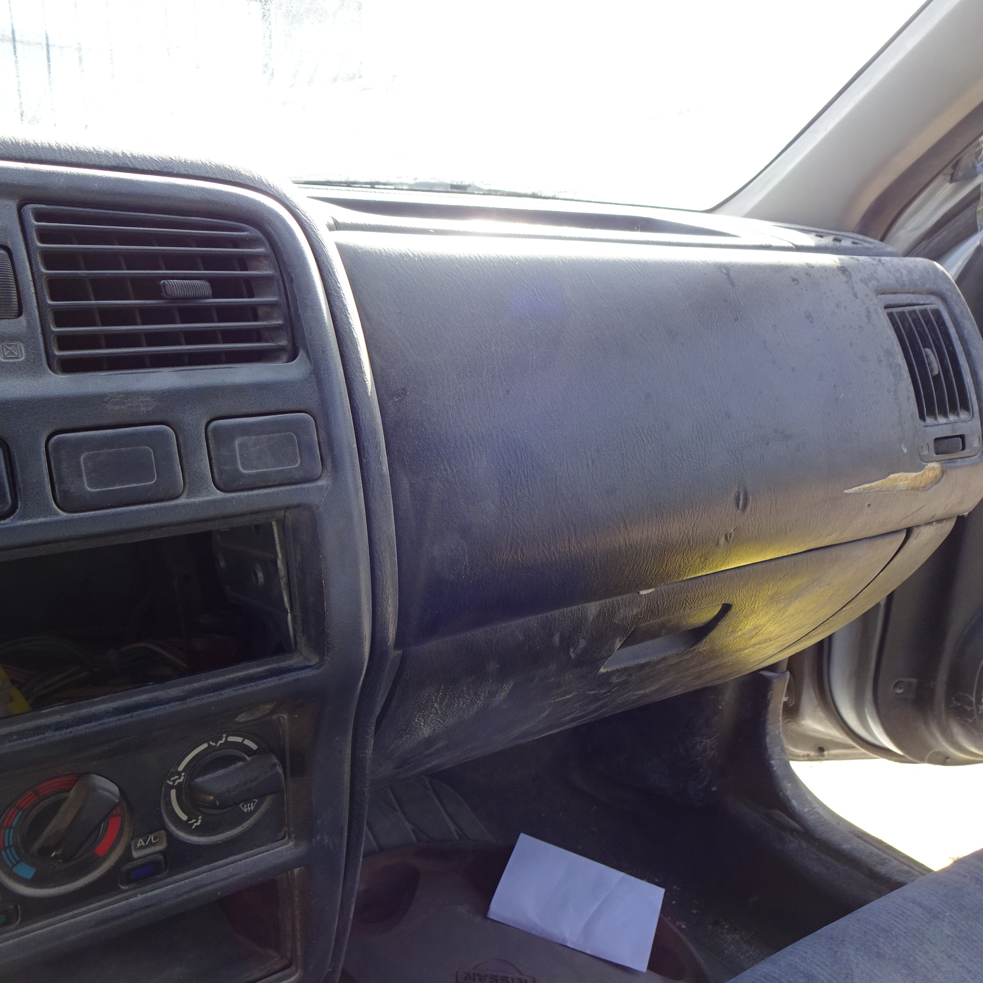 Ντουλαπάκι Nissan Almera N15 ’99 Σούπερ Προσφορά Μήνα