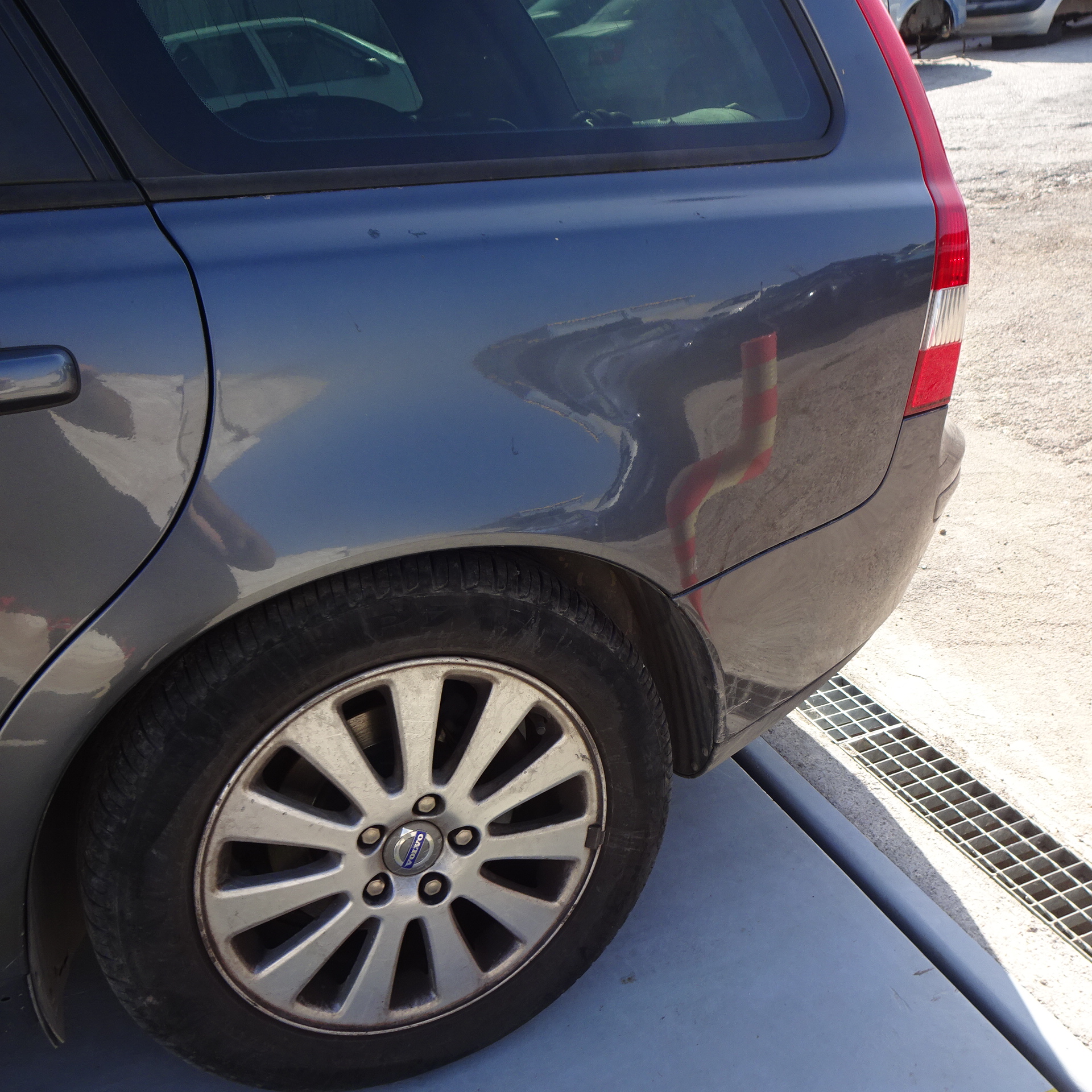 Φτερό Πίσω Volvo V50 ’08