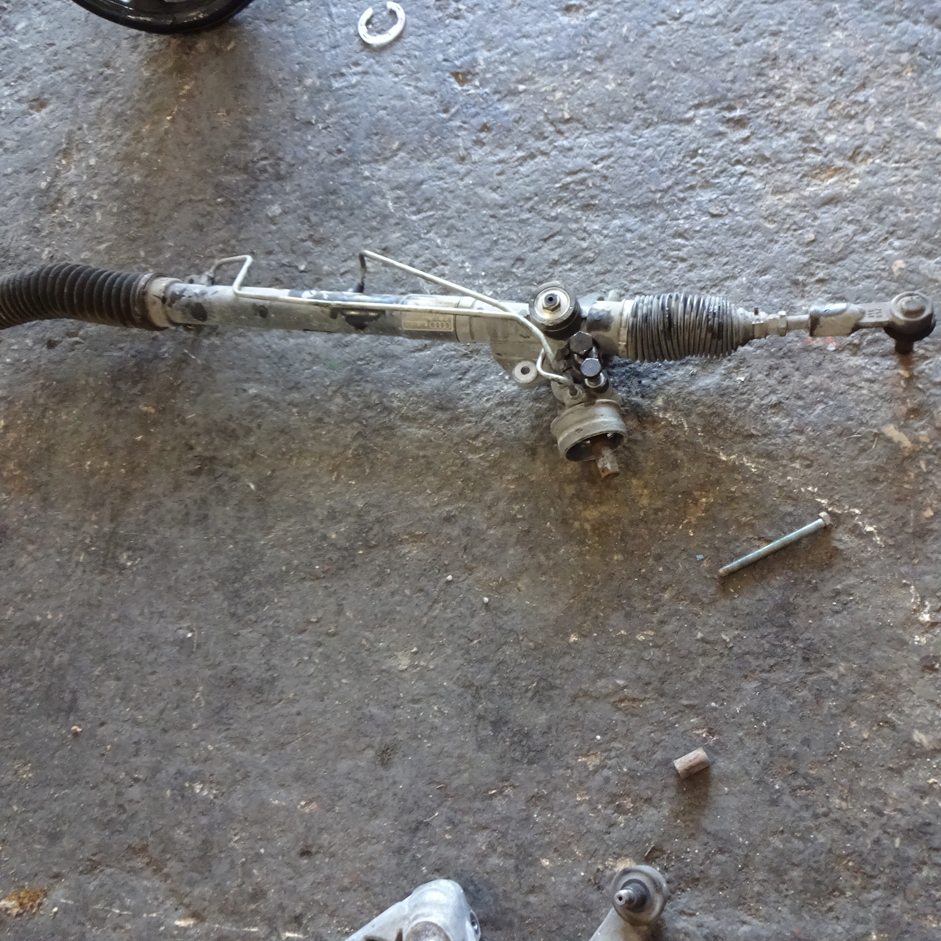 Κρεμαργιέρα Audi A4 ’00 Προσφορά.