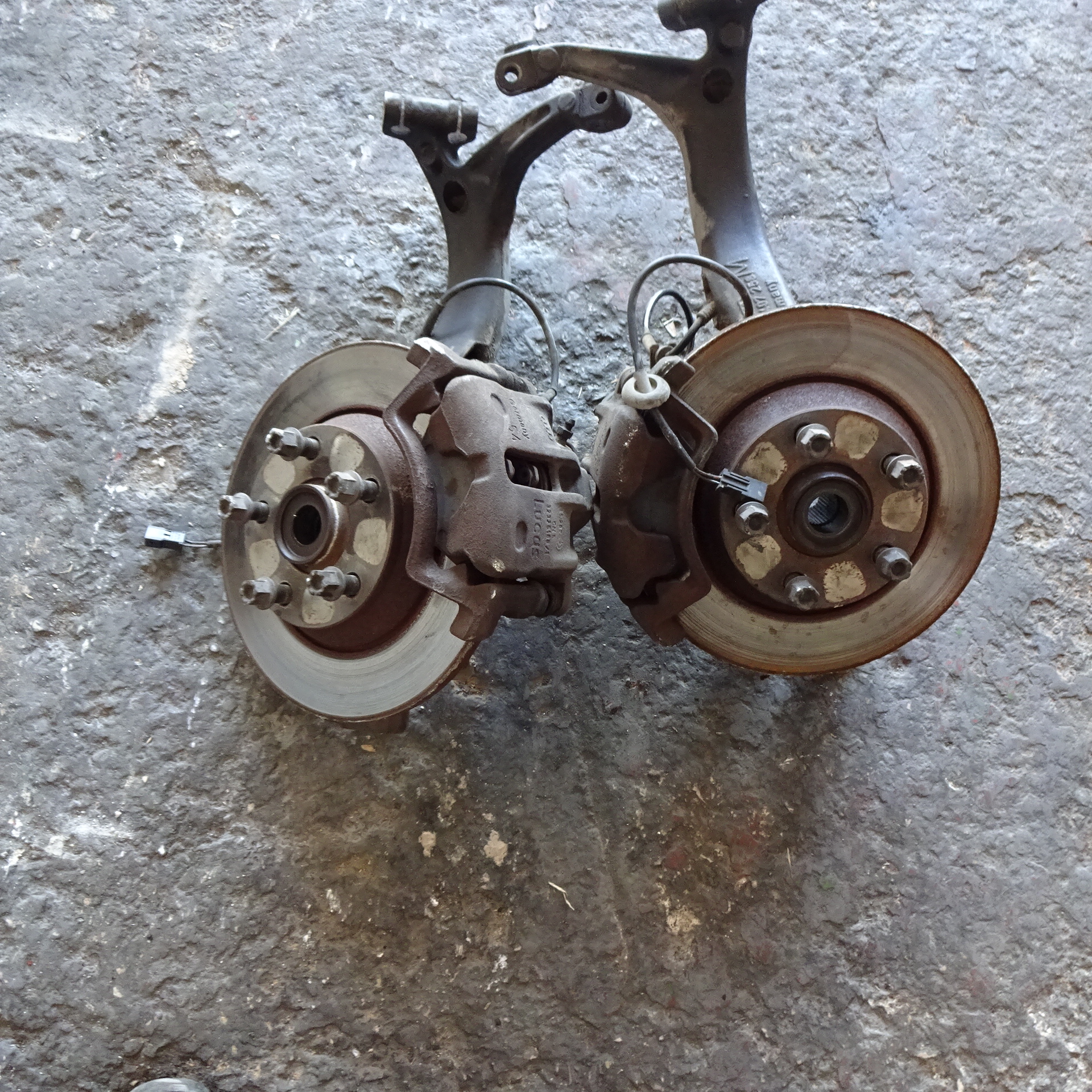 Ακραξόνια Audi A4 ’00 Προσφορά.