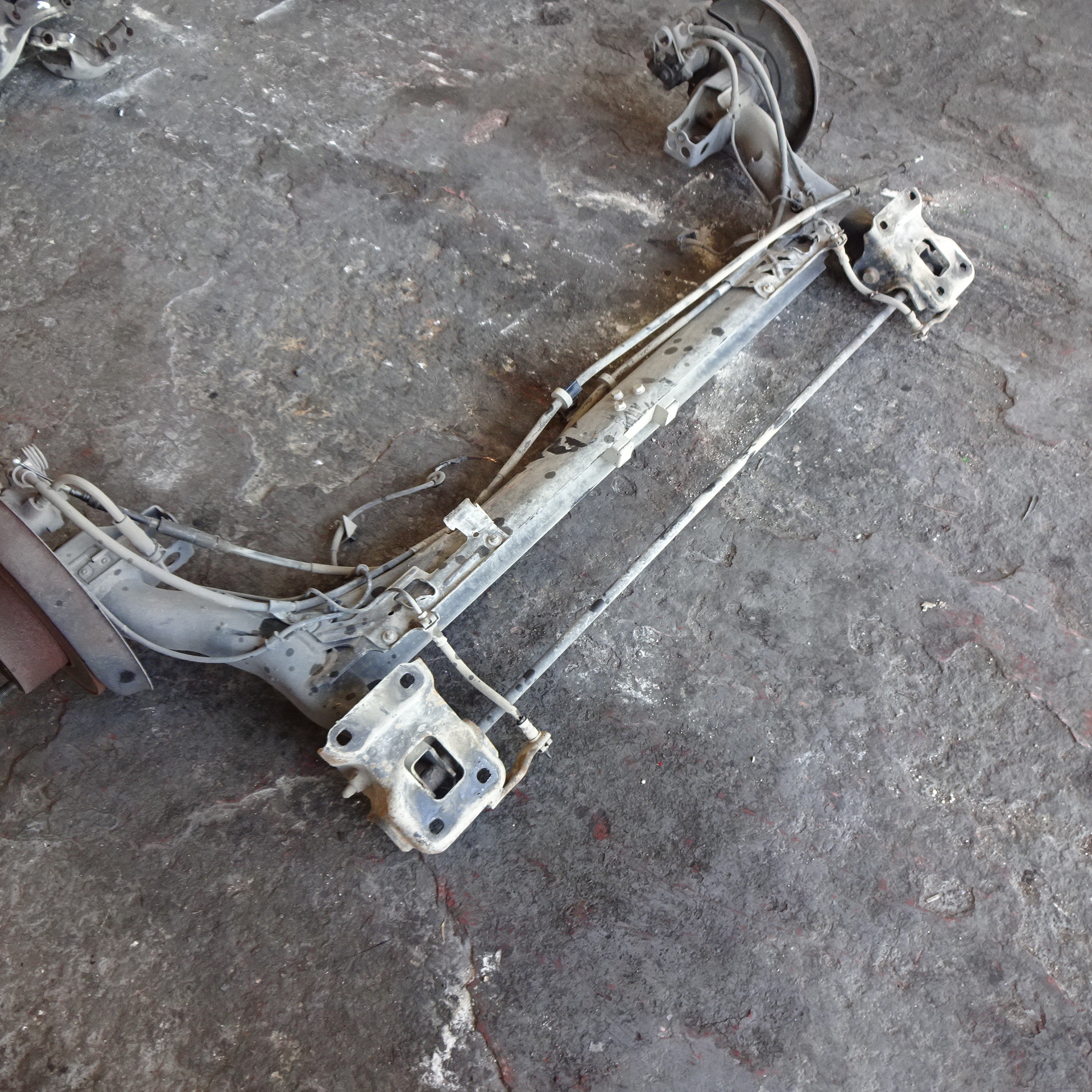 Άξονας Πίσω Audi A4 ’00 Προσφορά.