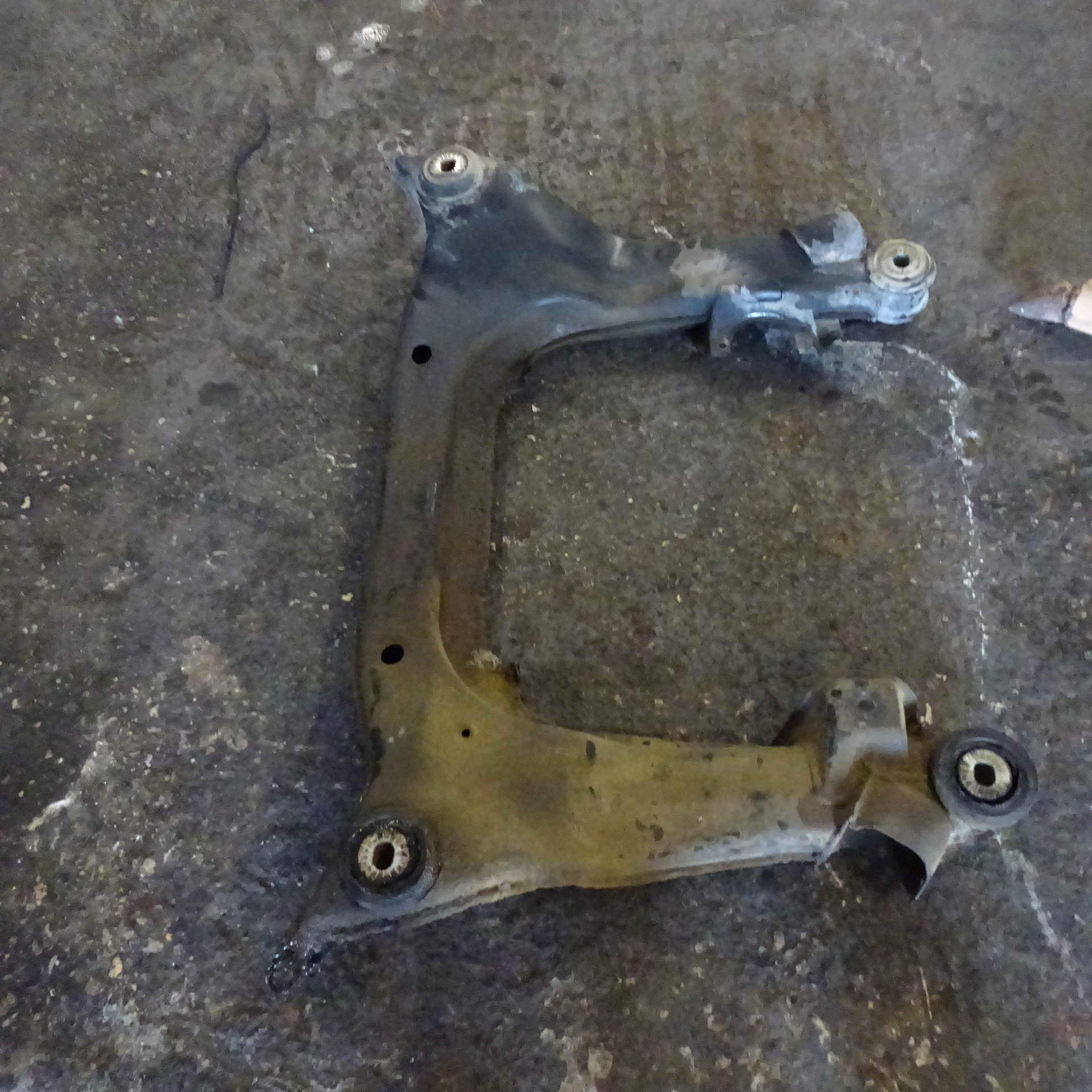 Γέφυρα Εμπρός Audi A4 ’00 Προσφορά.