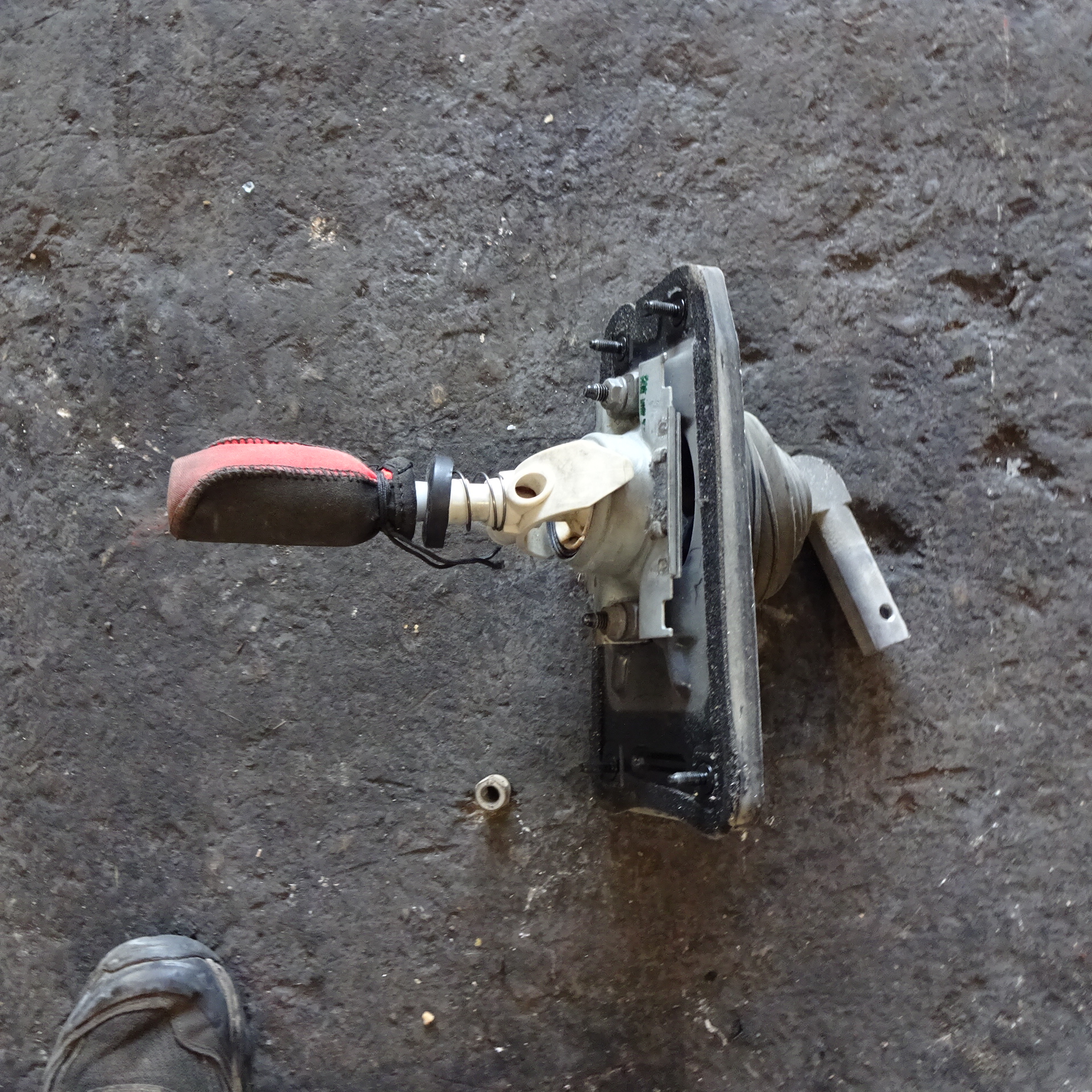 Λεβιές Ταχυτήτων Audi A4 ’00 Προσφορά.