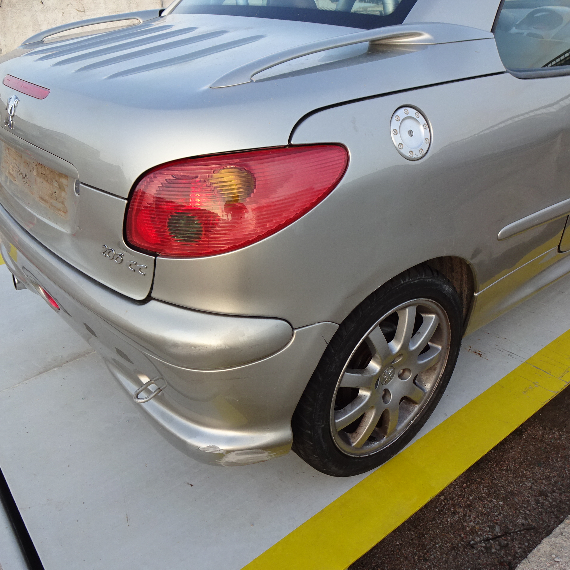 Πορτάκι Ρεζερβουάρ Peugeot 206 cc ’03 Προσφορά.