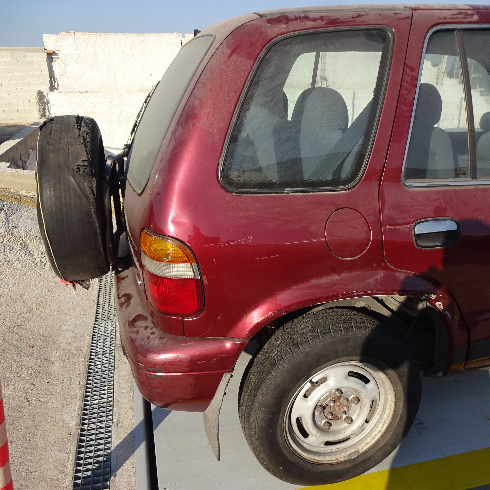 Πορτάκι Ρεζερβουάρ Kia Sportage ’98 Προσφορά.