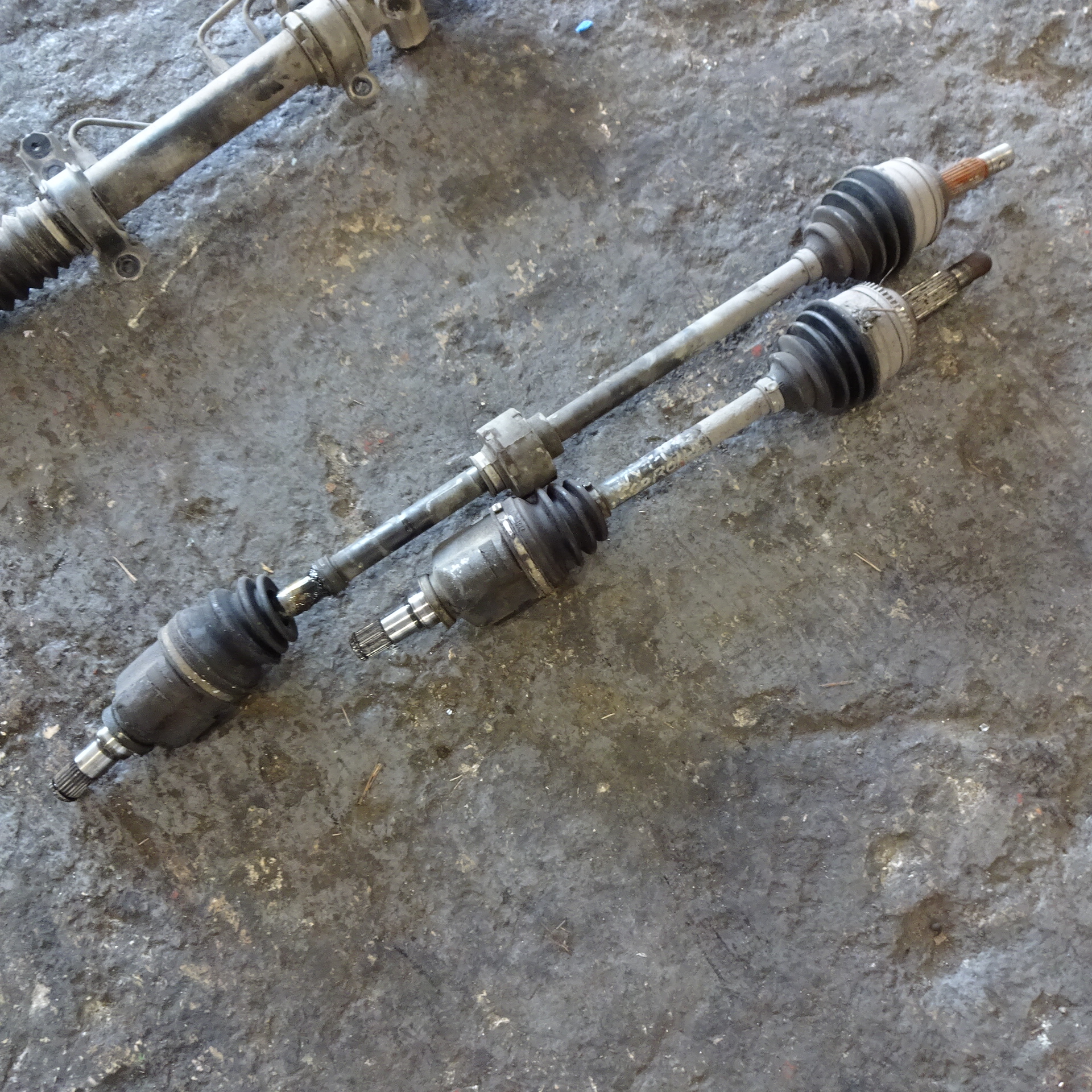 Ημιαξόνιο Αριστερό-Δεξί Toyota Corolla ’99 Προσφορά.