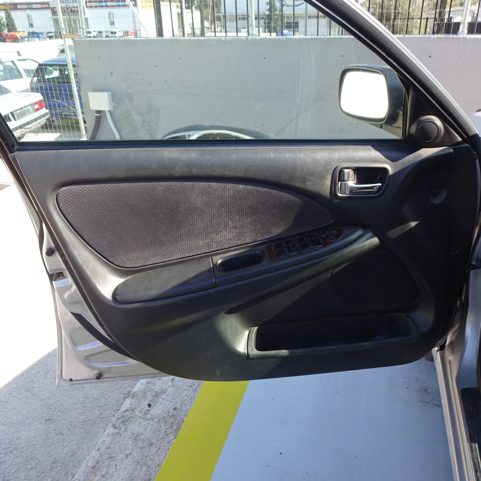 Διακόπτης Παραθύρων Τετραπλός Toyota Avensis ’01 Προσφορά.