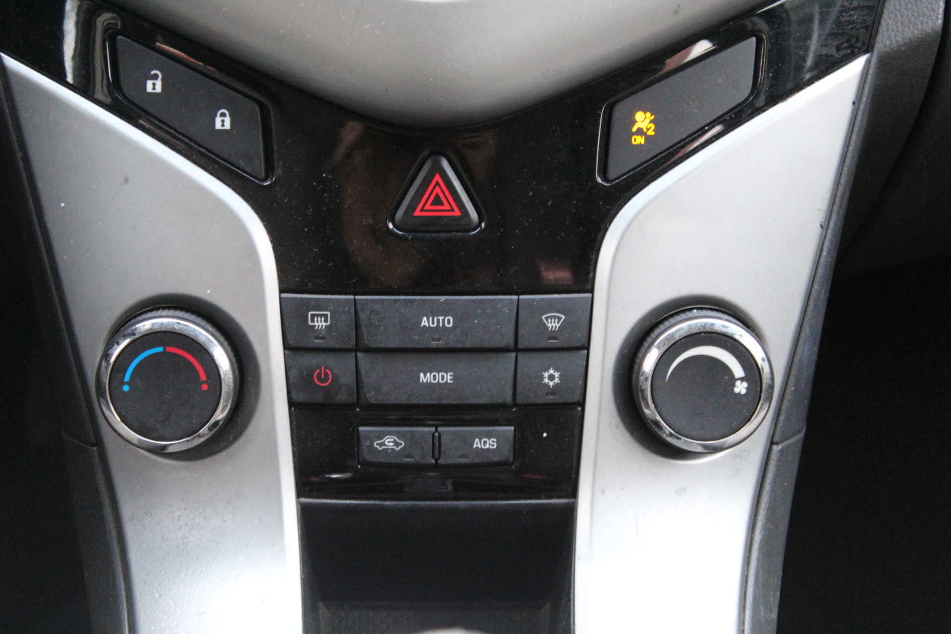 Χειριστήρια Κλιματισμού-Καλοριφέρ Chevrolet Cruze ’09