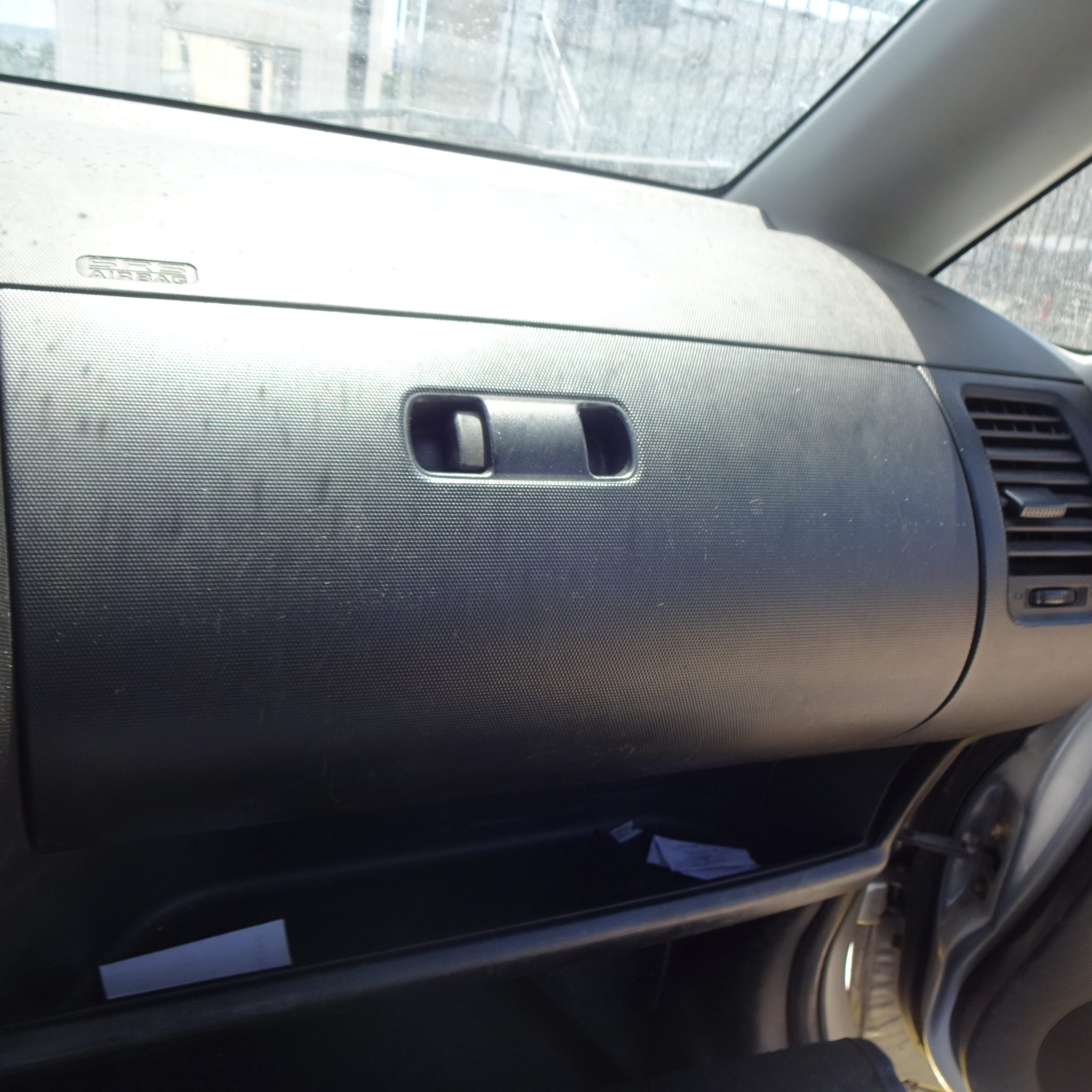 Ντουλαπάκι Honda Jazz ’06