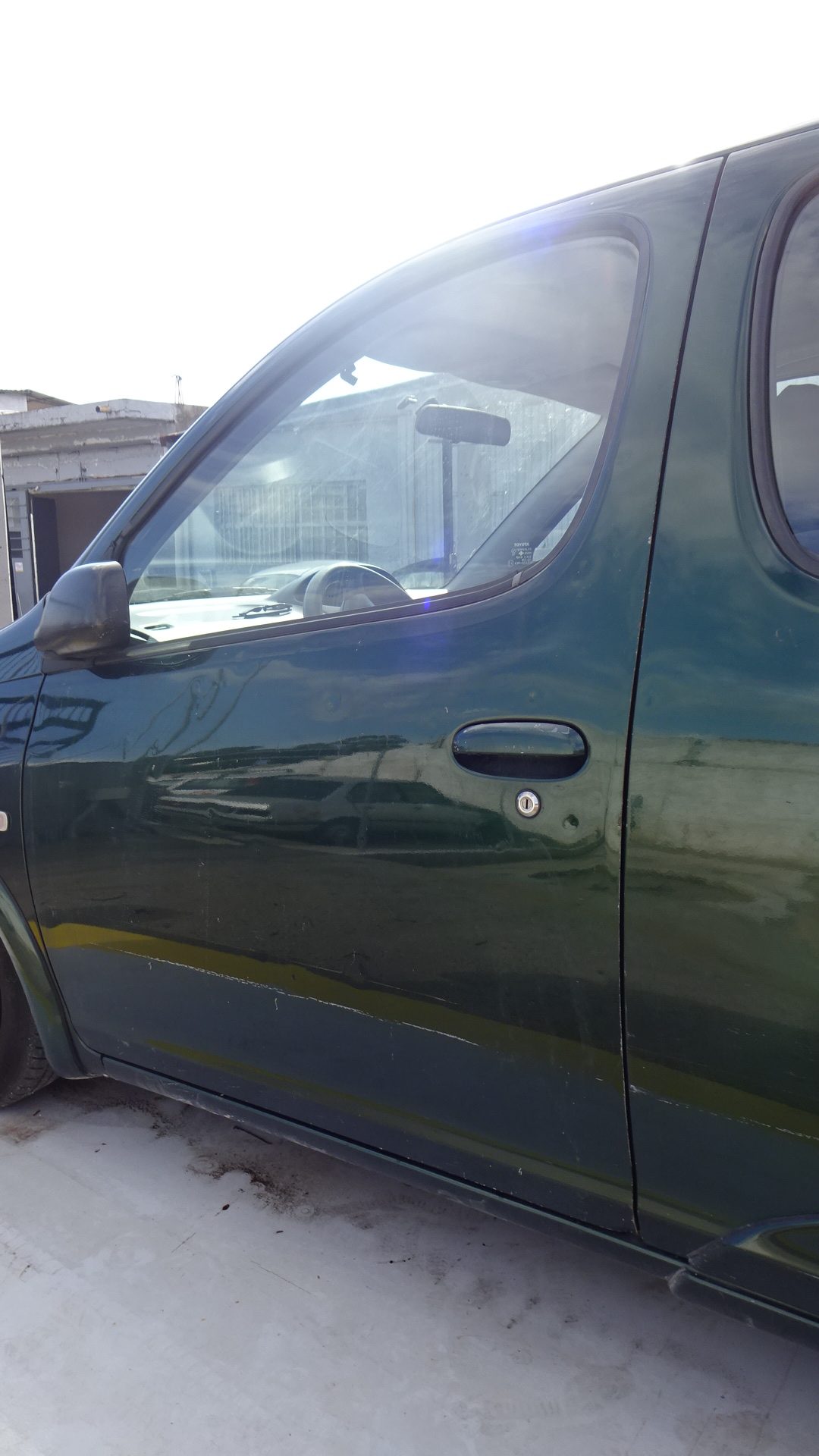 Αφαλοί Πορτών Toyota Yaris Verso ’00 Προσφορά.
