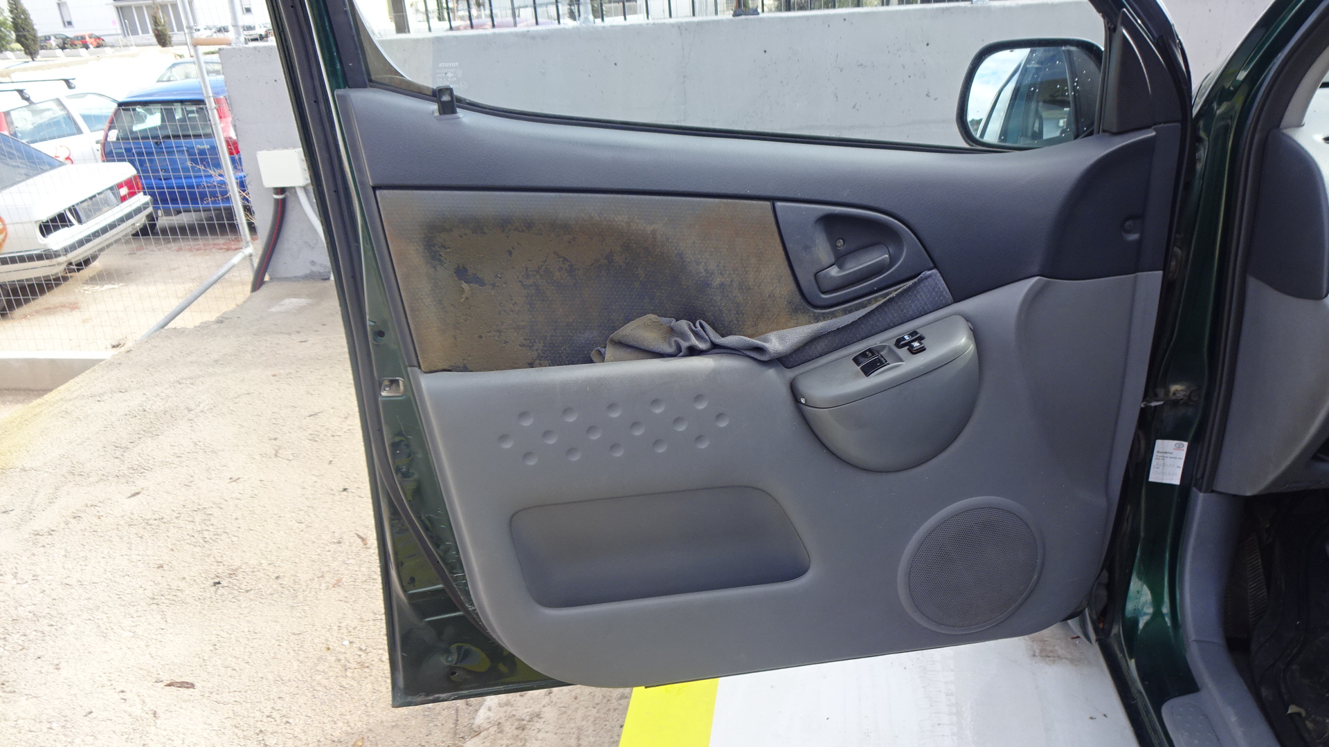 Διακόπτης Παραθύρων Toyota Yaris Verso ’00 Προσφορά.