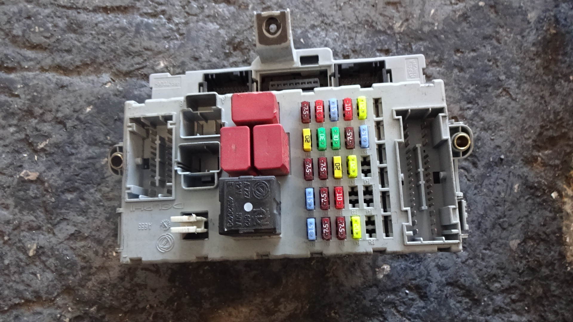 Ασφαλειοθήκη (51733919) Lancia Ypsilon ’06