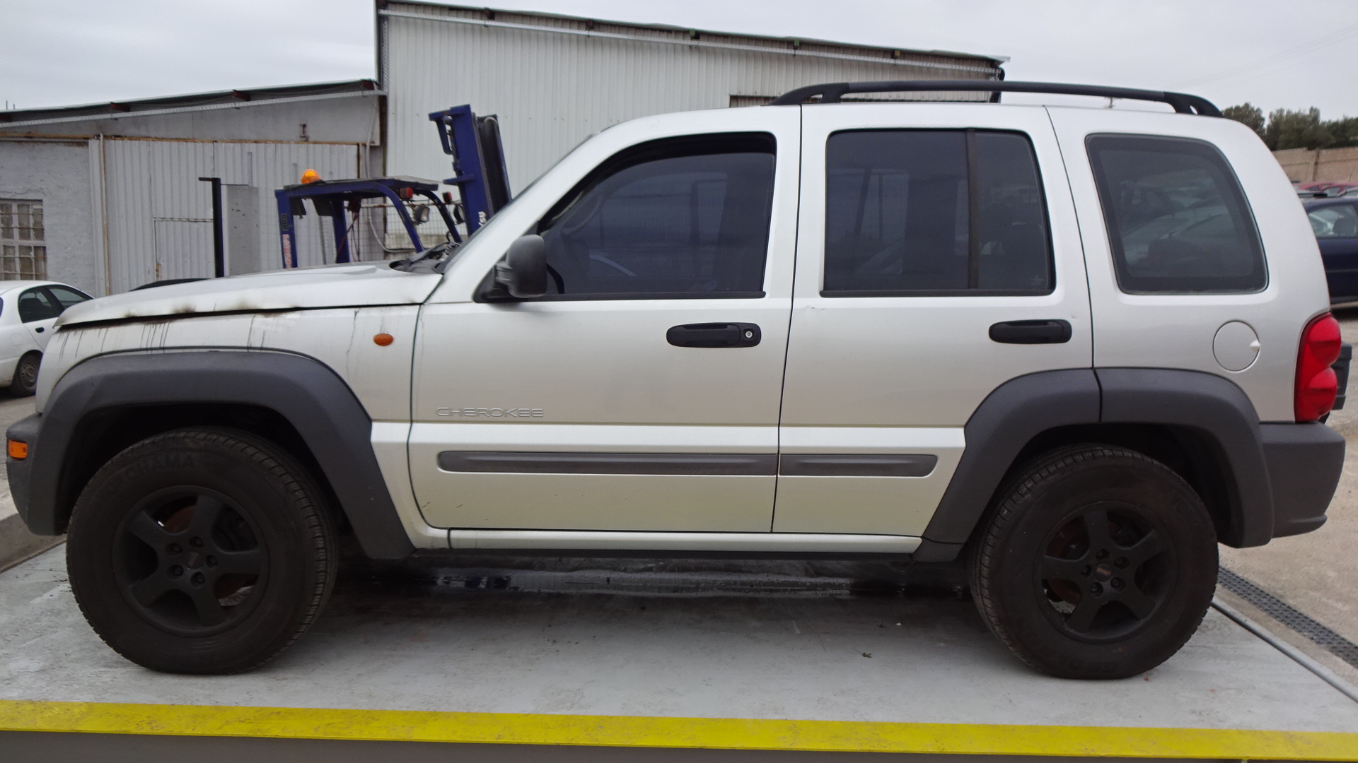 Προφυλακτήρας Εμπρός Jeep Cherokee KJ ’04