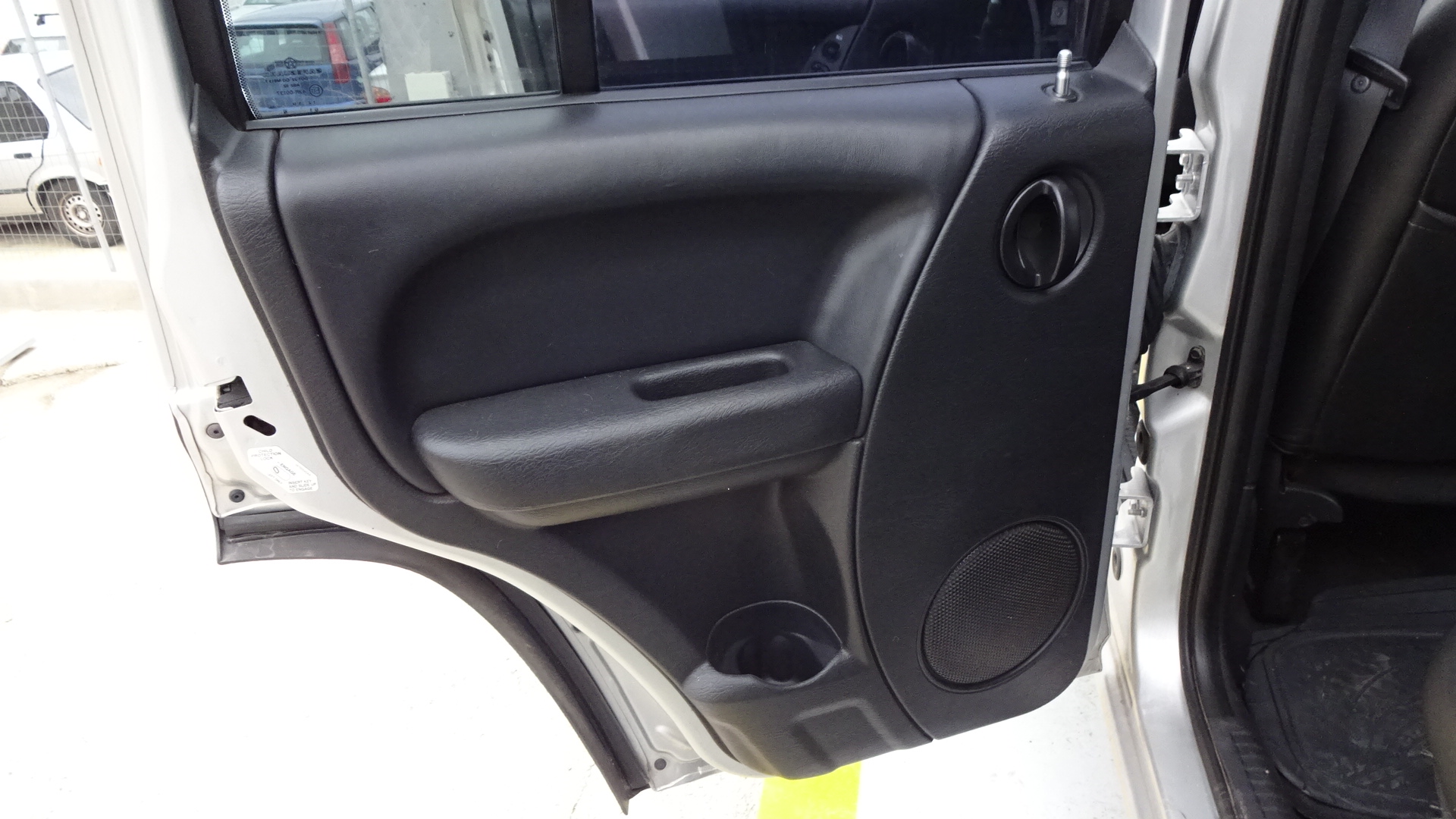 Μεντεσέδες Jeep Cherokee KJ ’04