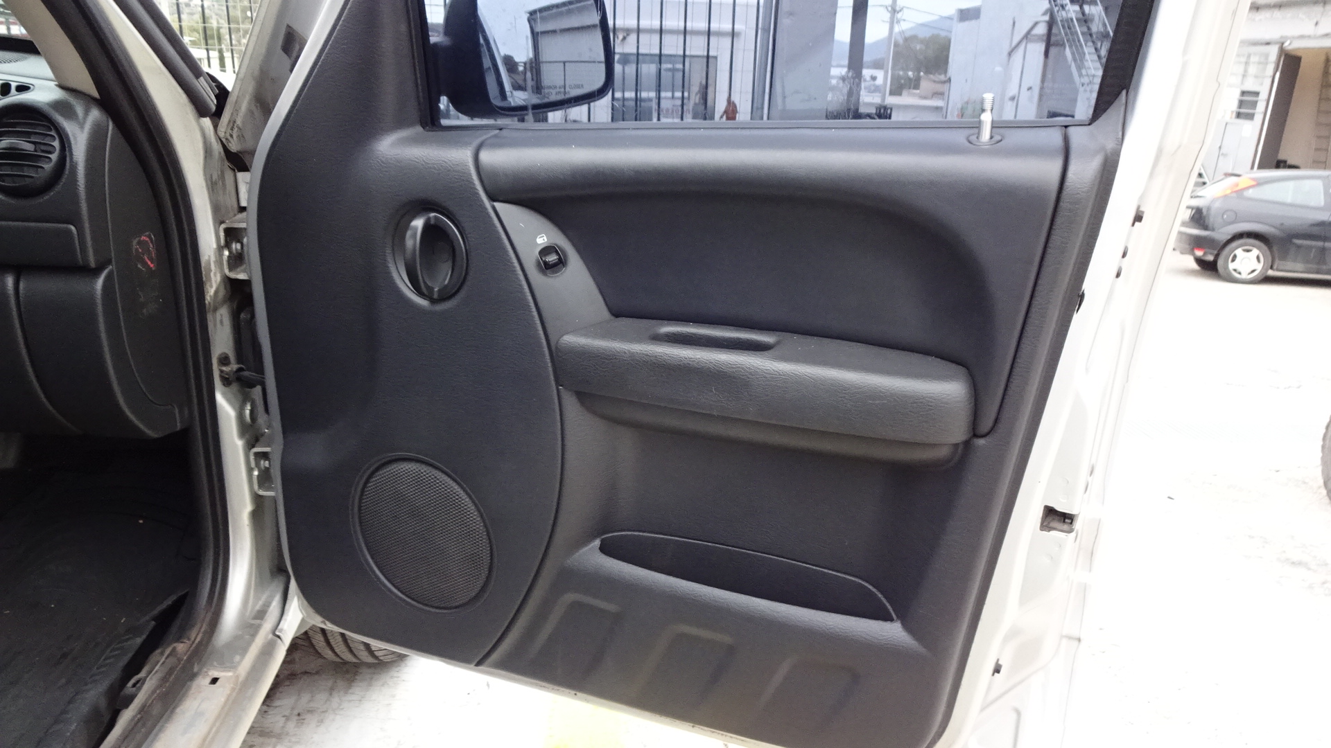 Ταπετσαρία Πόρτας Jeep Cherokee KJ ’04