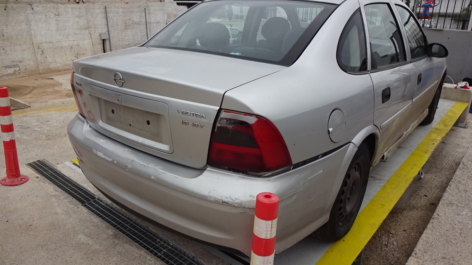 Φανάρια Πίσω Opel Vectra ’99 Προσφορά.