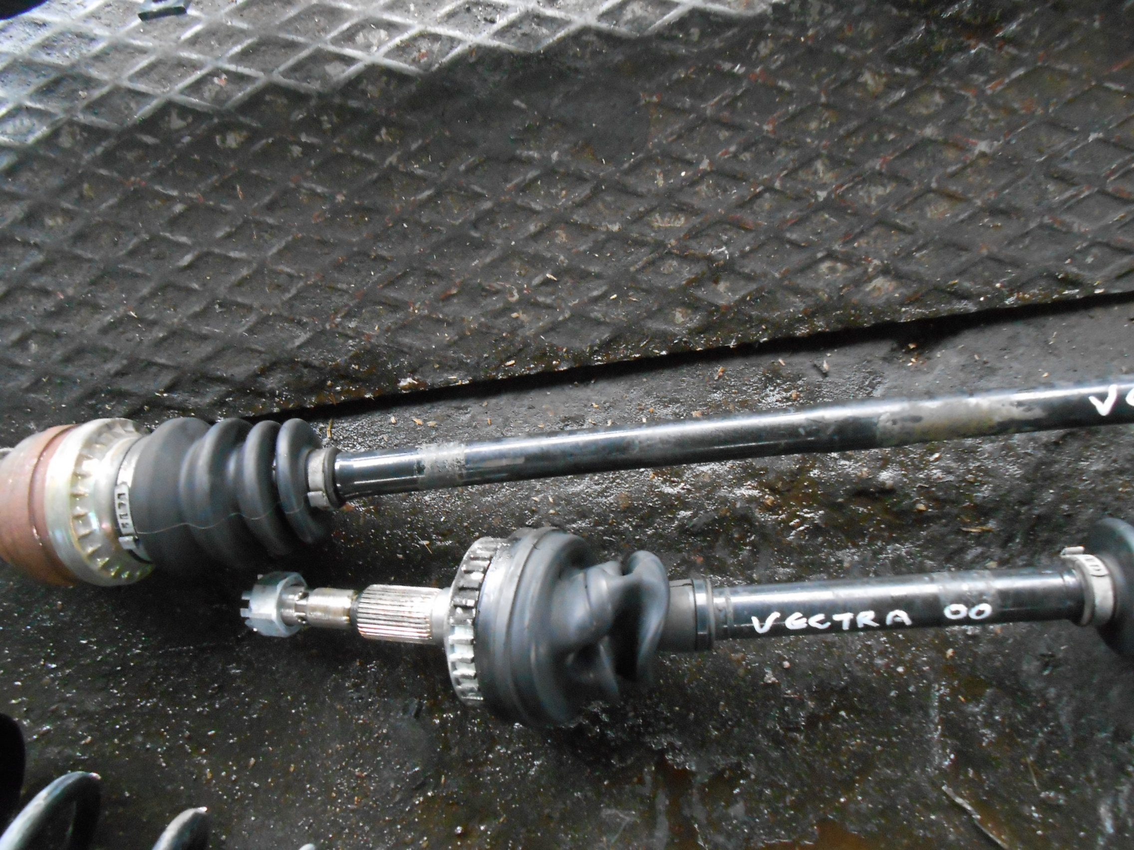 Ημιαξόνιο Αριστερό-Δεξί Opel Vectra ’99 Προσφορά.