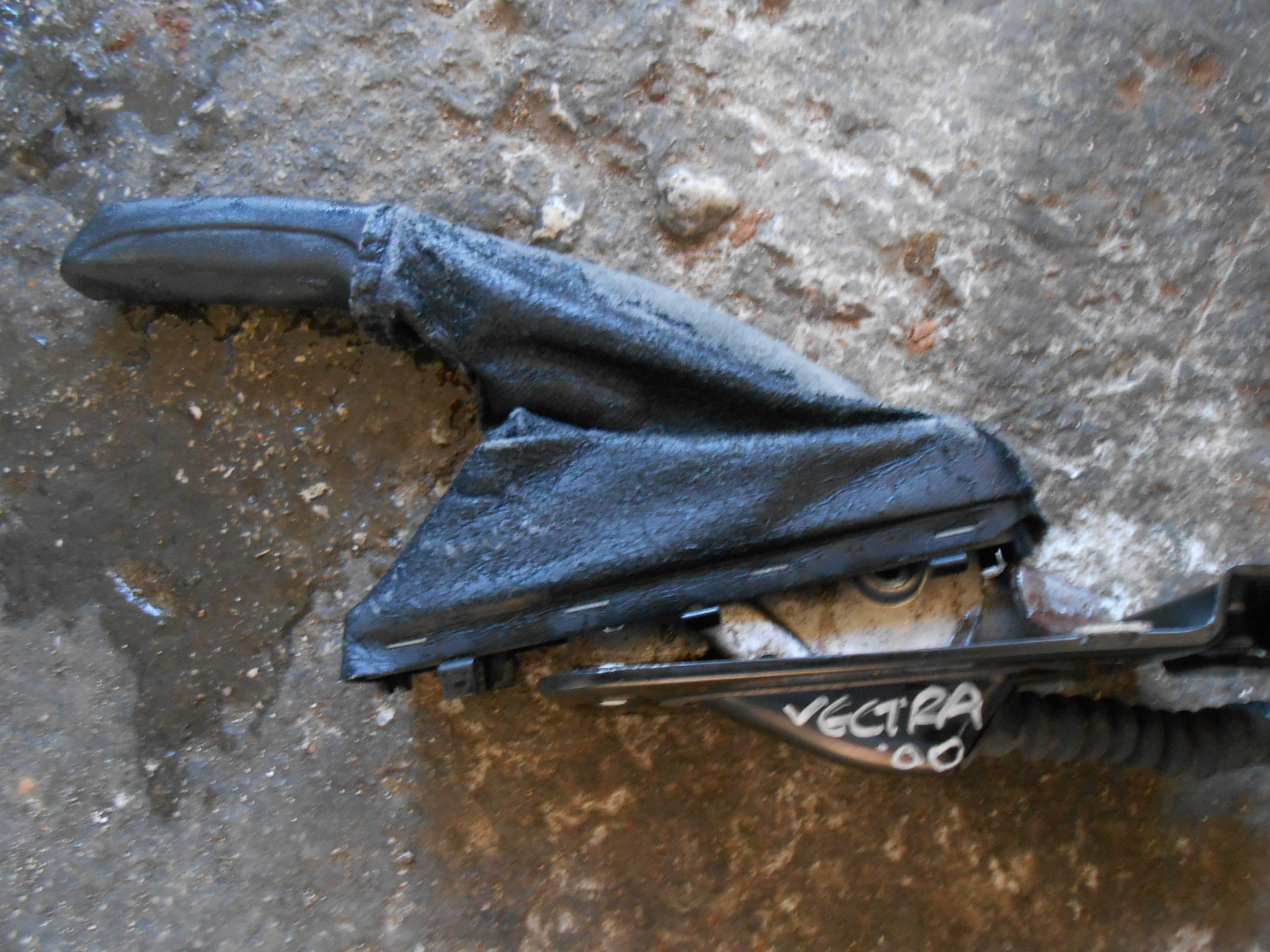 Χειρόφρενο Opel Vectra ’99 Προσφορά.