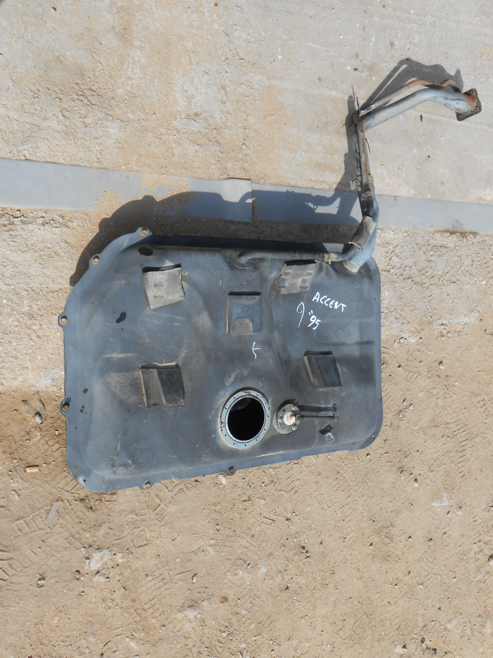 Ρεζερβουάρ Βενζίνης Hyundai Accent ’95