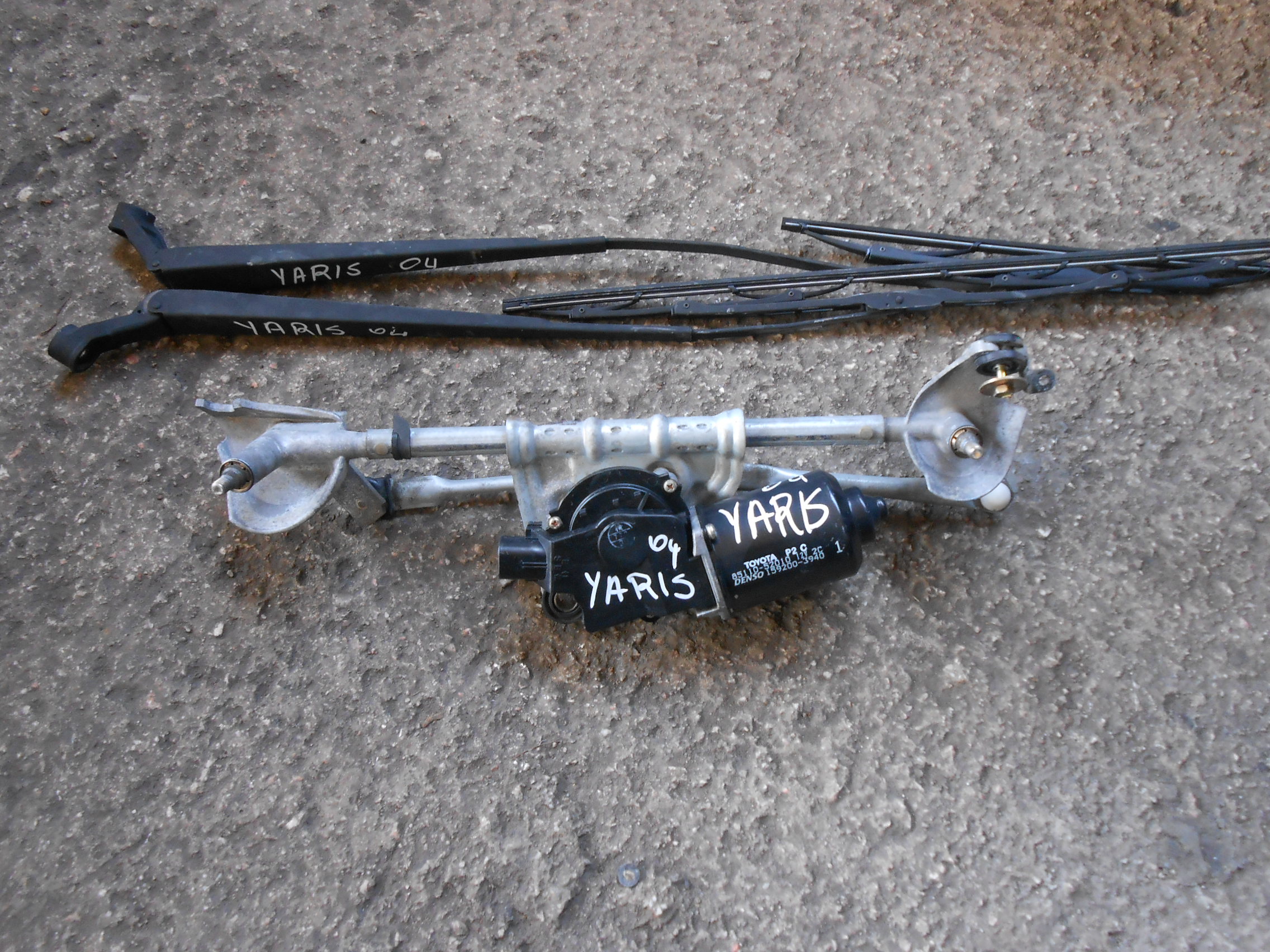 Υαλοκαθαριστήρες Σετ Κομπλέ Toyota Yaris Verso ’00 Προσφορά.