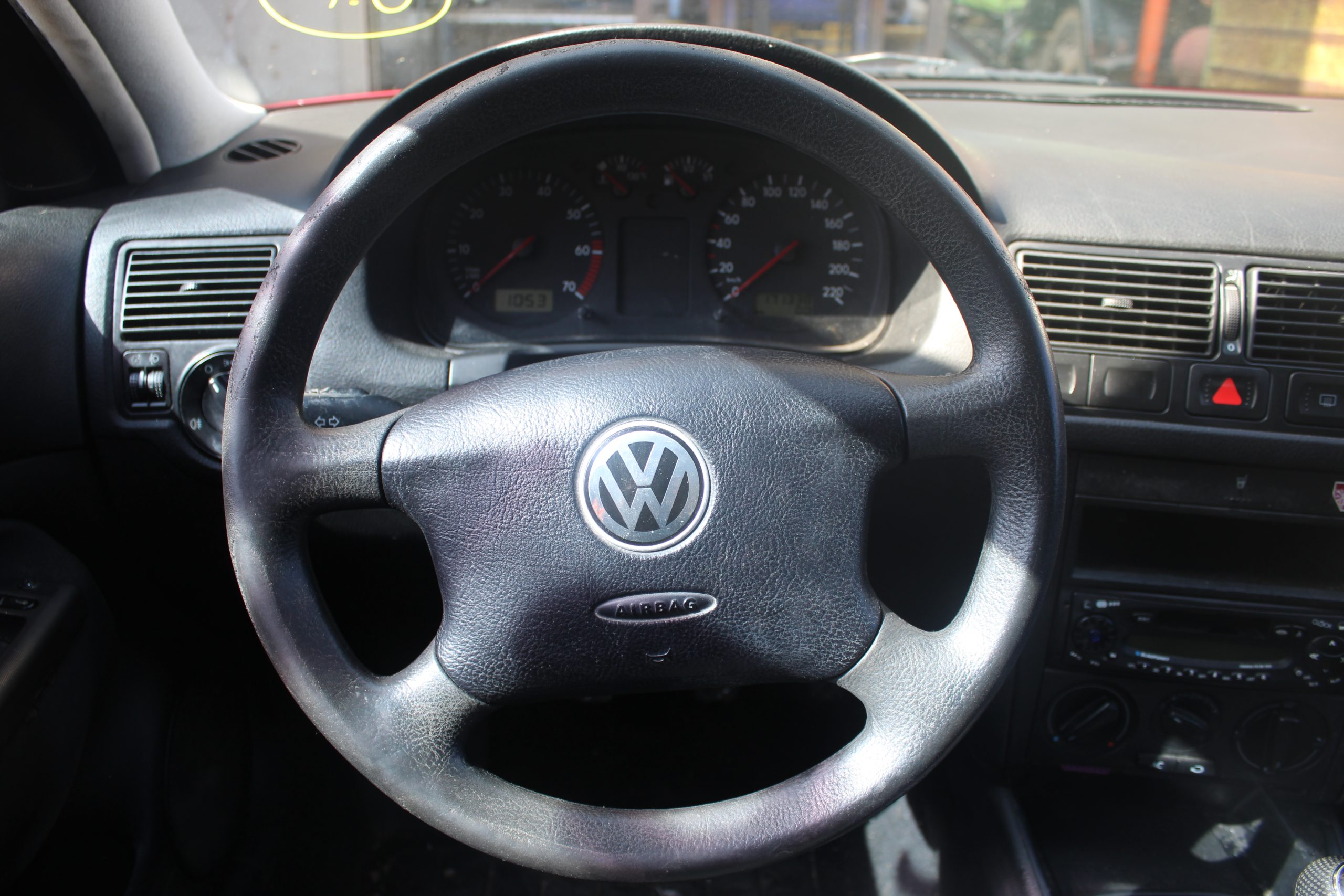 Τιμόνι (Βολάν) VW Golf ’01 Προσφορά.