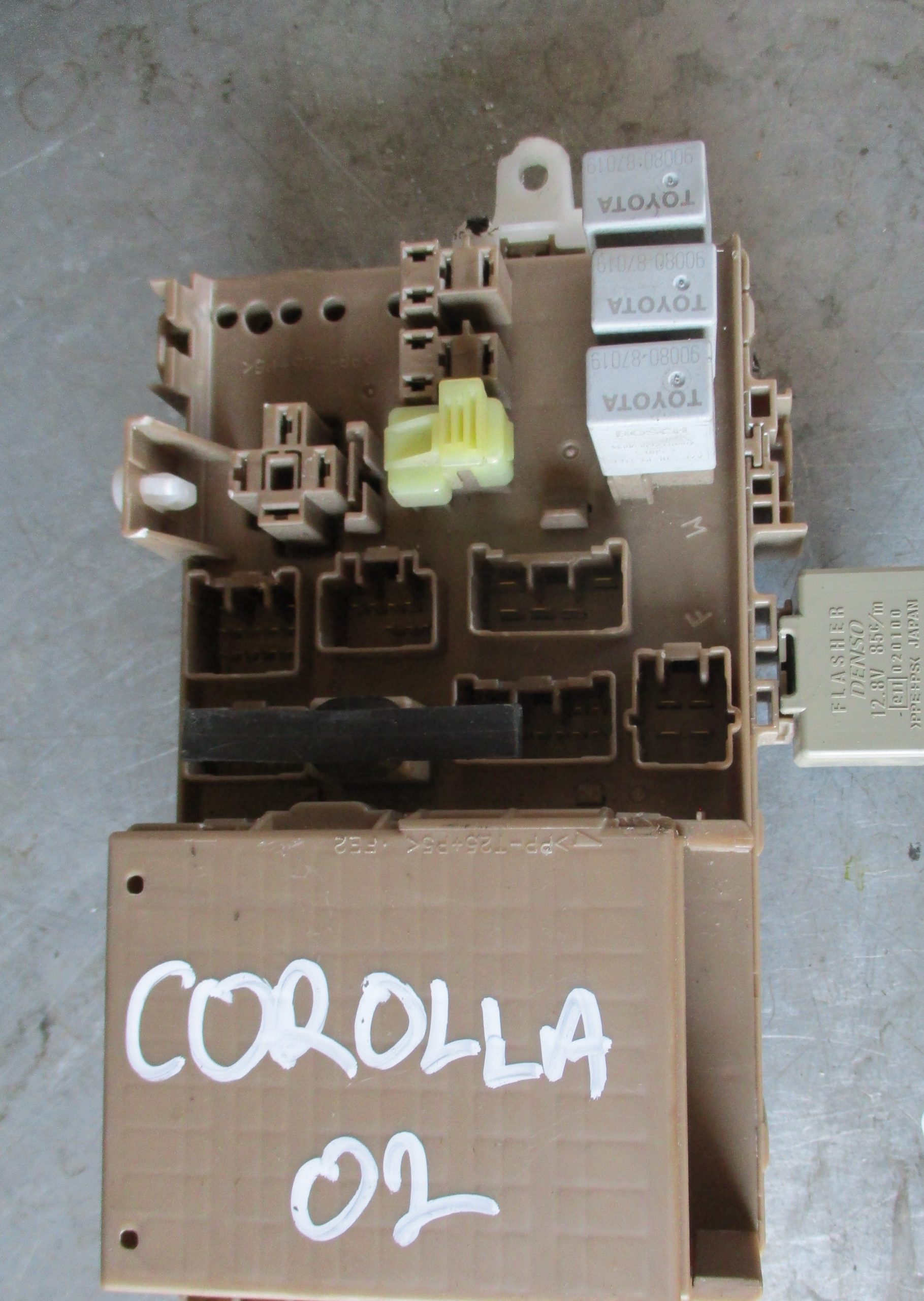 Ασφαλειοθήκη Toyota Corolla ’05