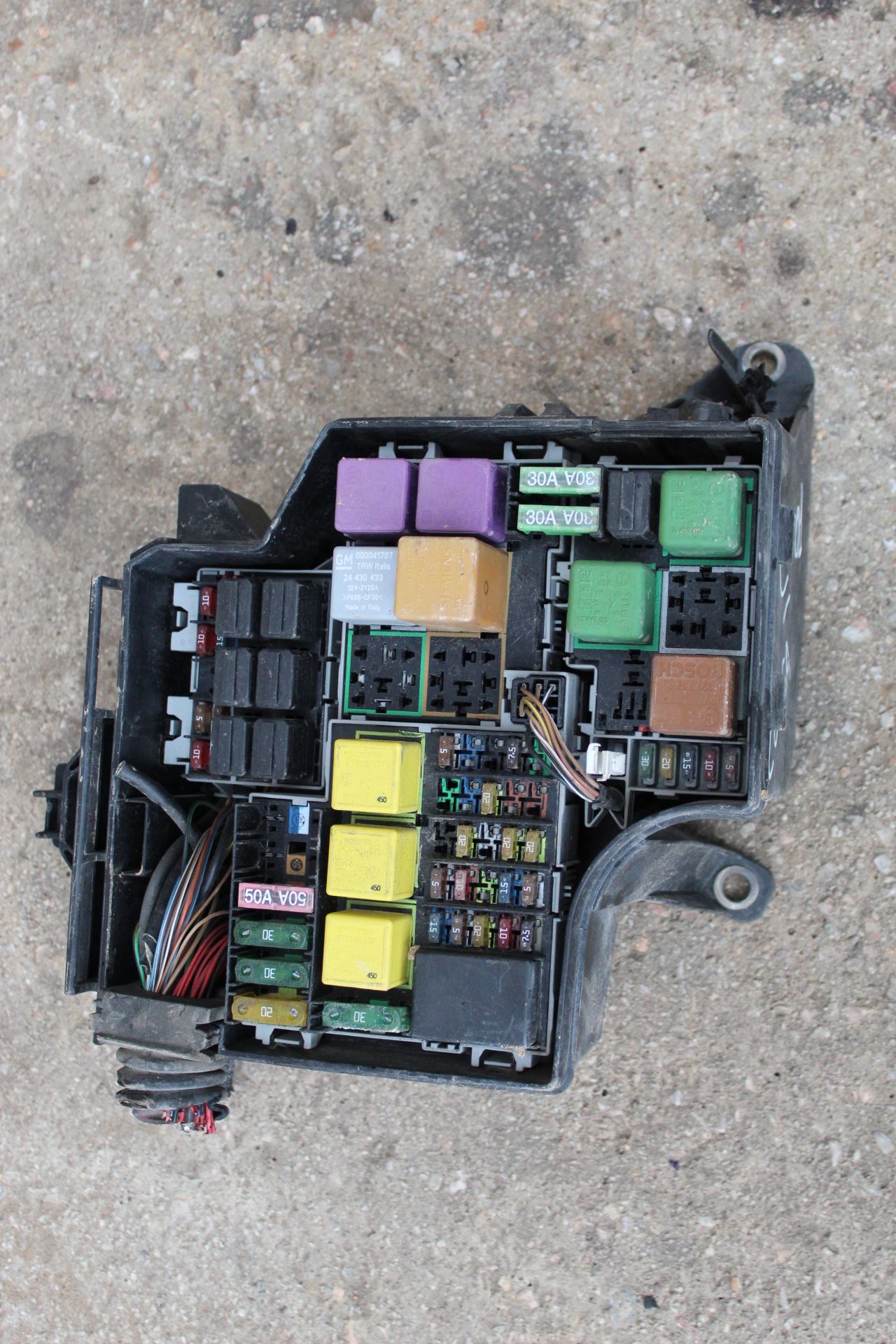 Ασφαλειοθήκη Opel Corsa C ’03 Σούπερ Προσφορά Μήνα