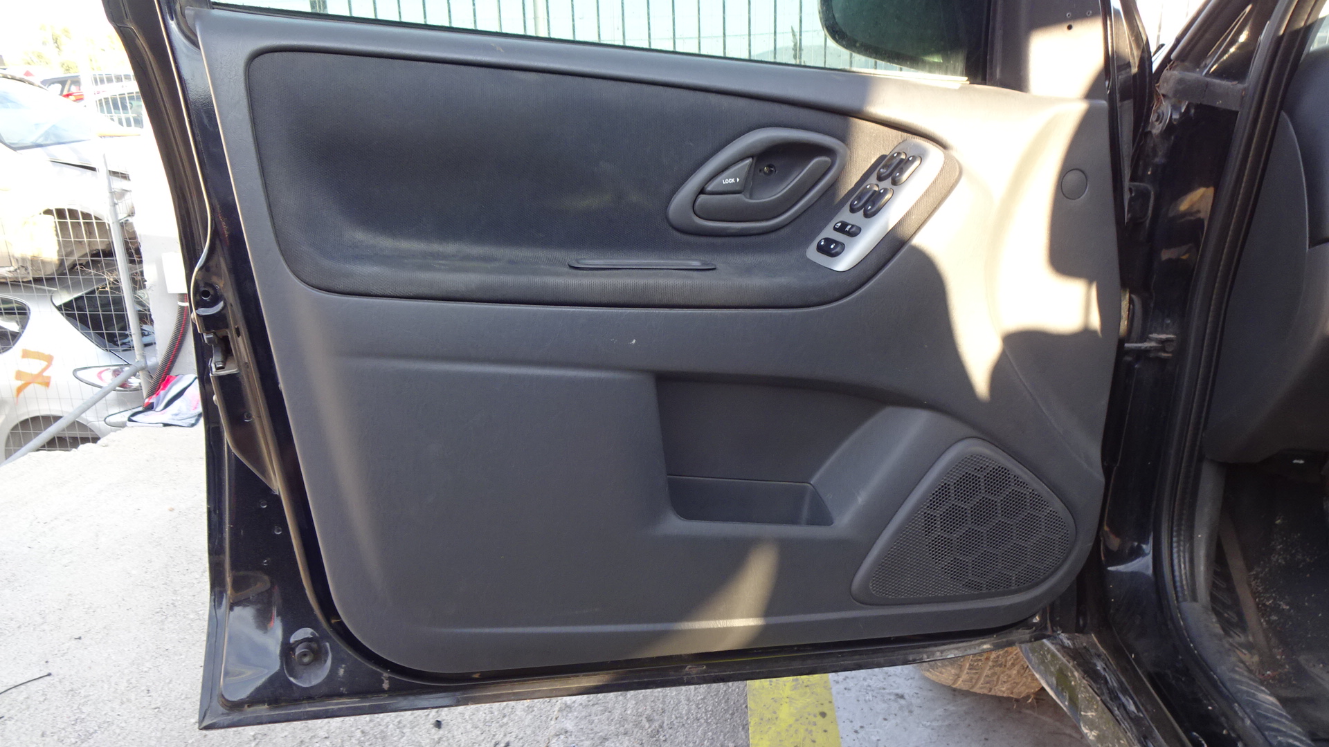 Γρύλλος Παραθύρων Mazda Tribute ’05