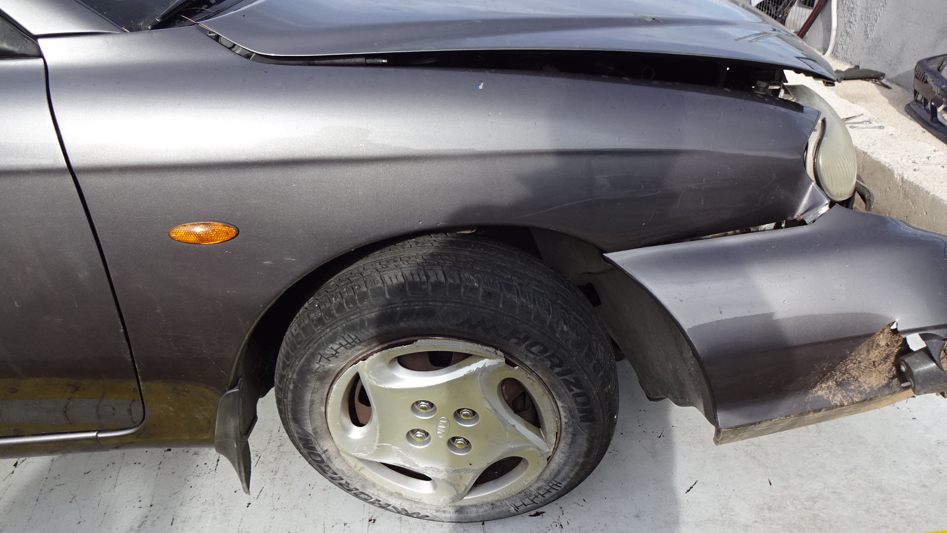 Φτερό Εμπρός Kia Sephia ’00