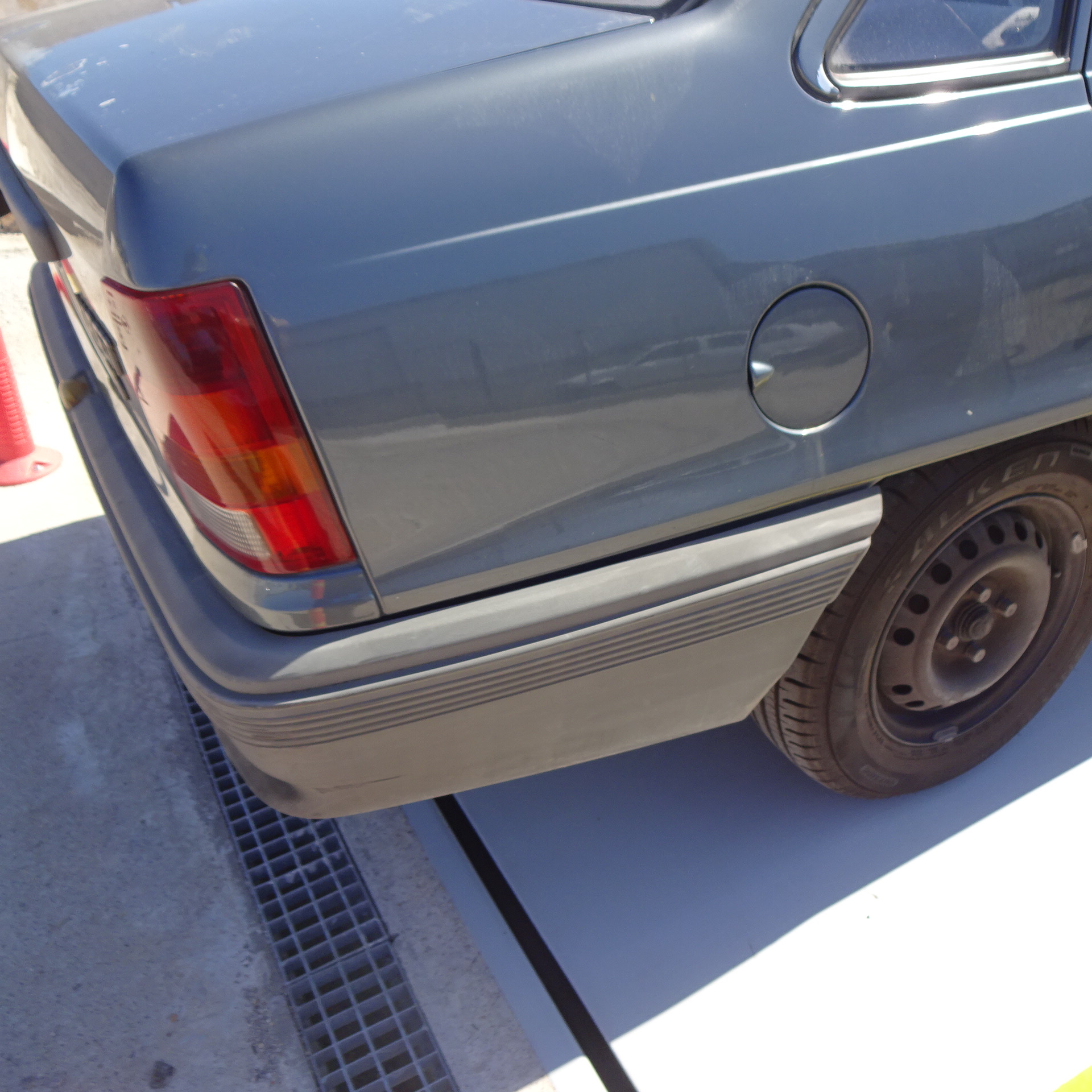 Πορτάκι Ρεζερβουάρ Opel Kadett ’90 Σούπερ Προσφορά Μήνα