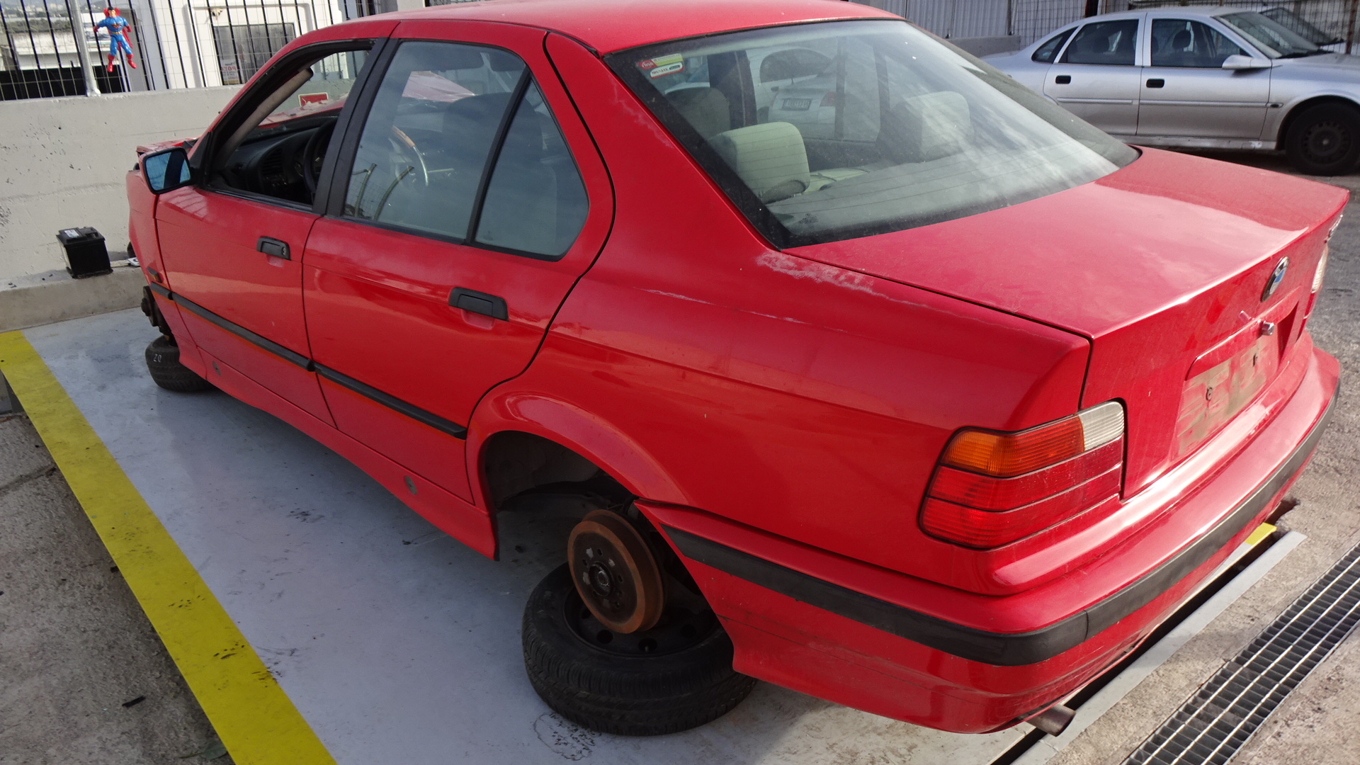 Φτερά Πίσω BMW 316 E36 ’98 Προσφορά.