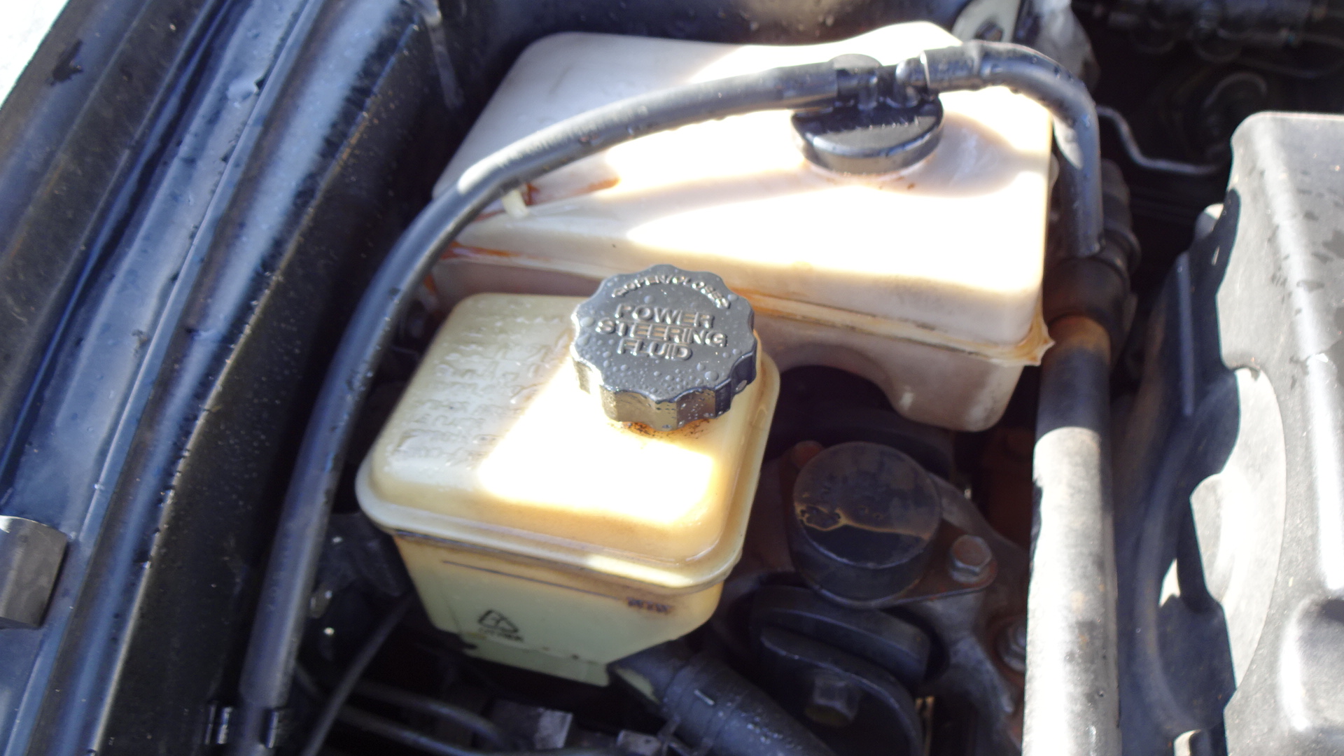 Δοχείο Πληρώσεως Hyundai Coupe ’98