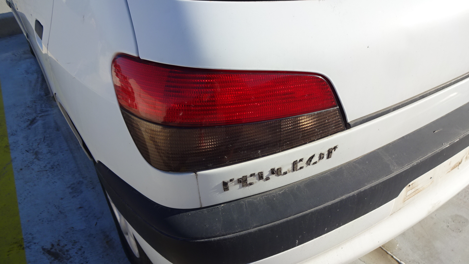 Φανάρια Πίσω Peugeot 306 ’98 Προσφορά.