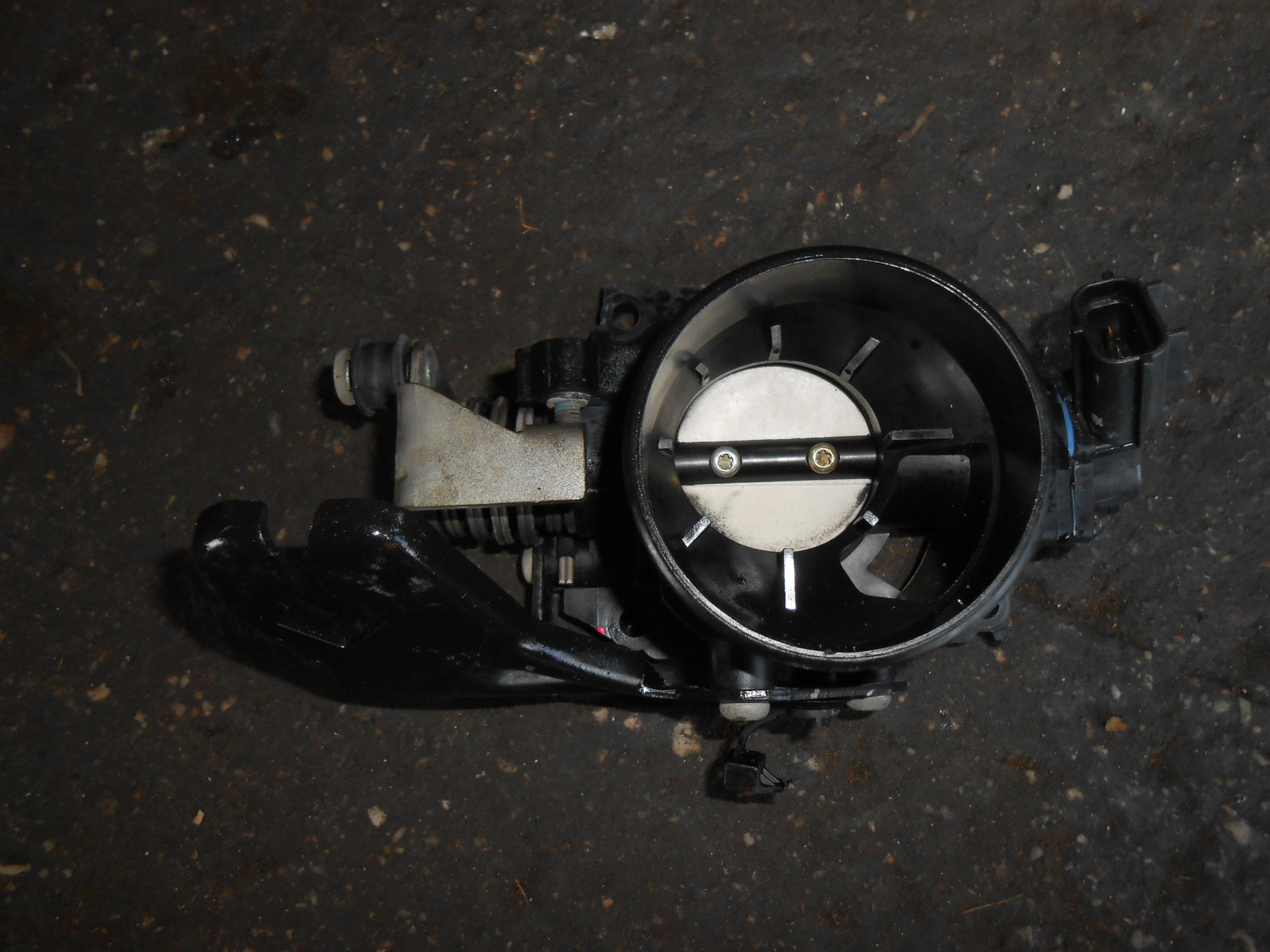 Πεταλούδα Γκαζιού Ford Focus ’01 Προσφορά.